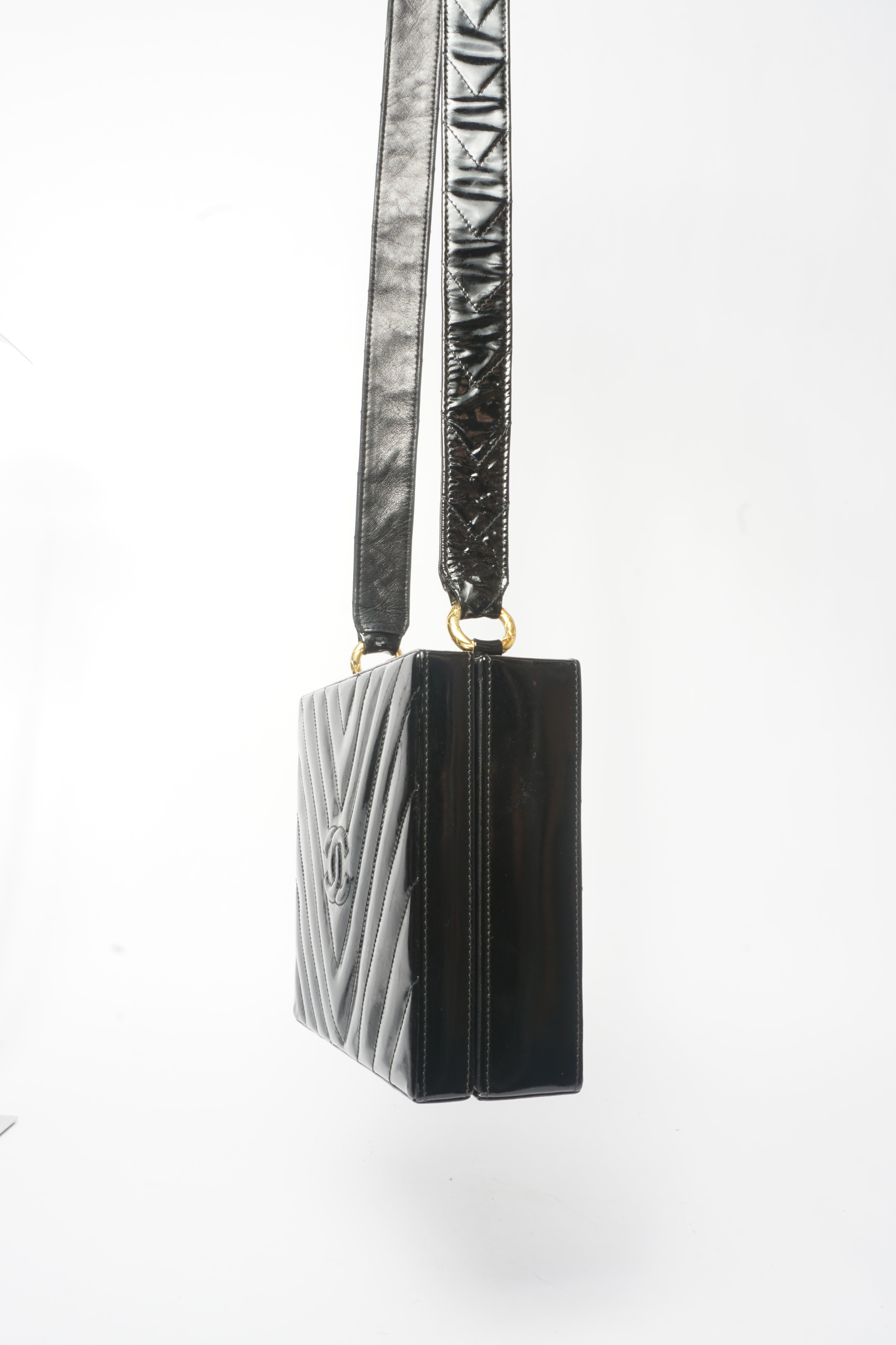 Chanel Vintage Chevron CC Patent Leather Box Bag