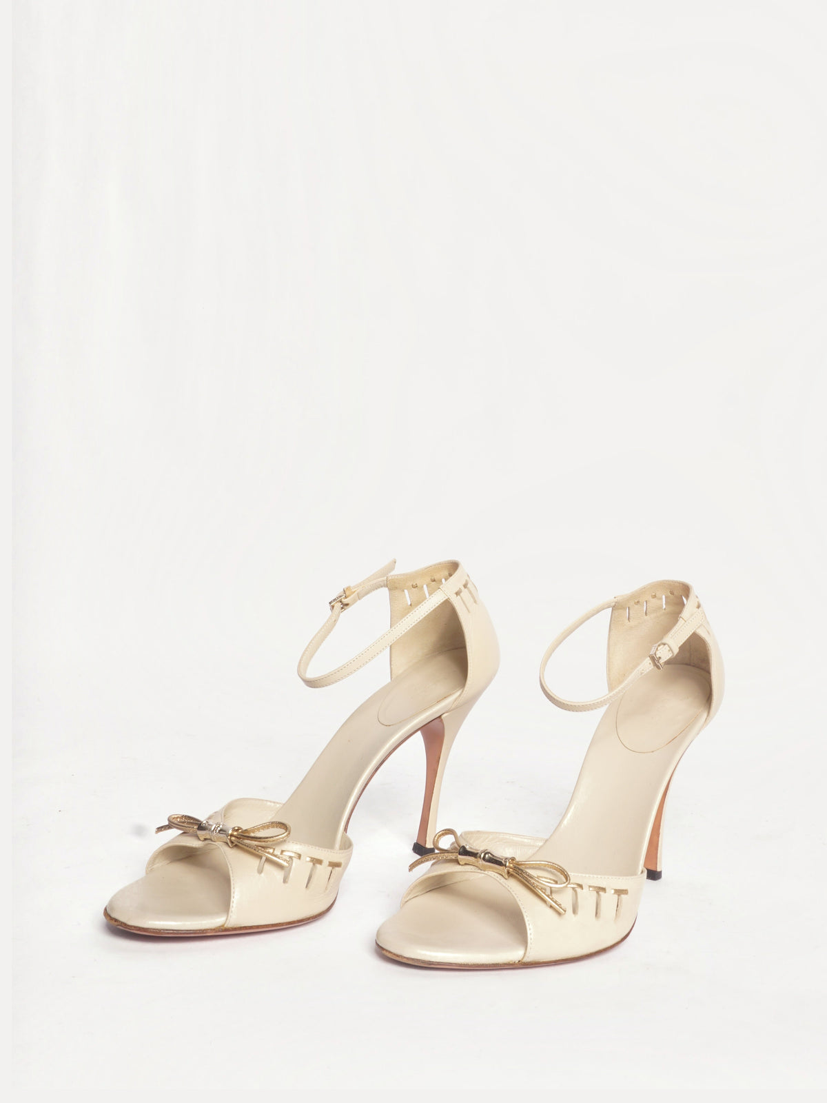 Gucci Gold Leather Heeled Pumps