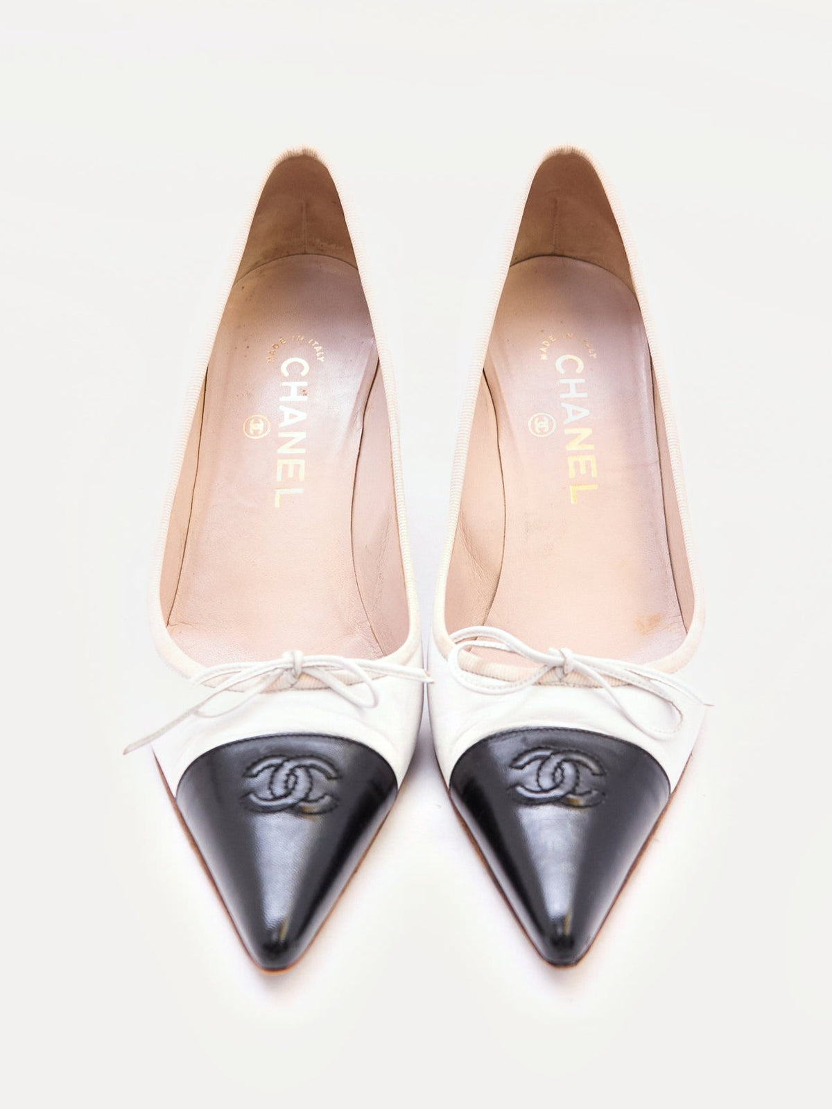 Chanel White Leather Black Toe Pointed Heels Size 39