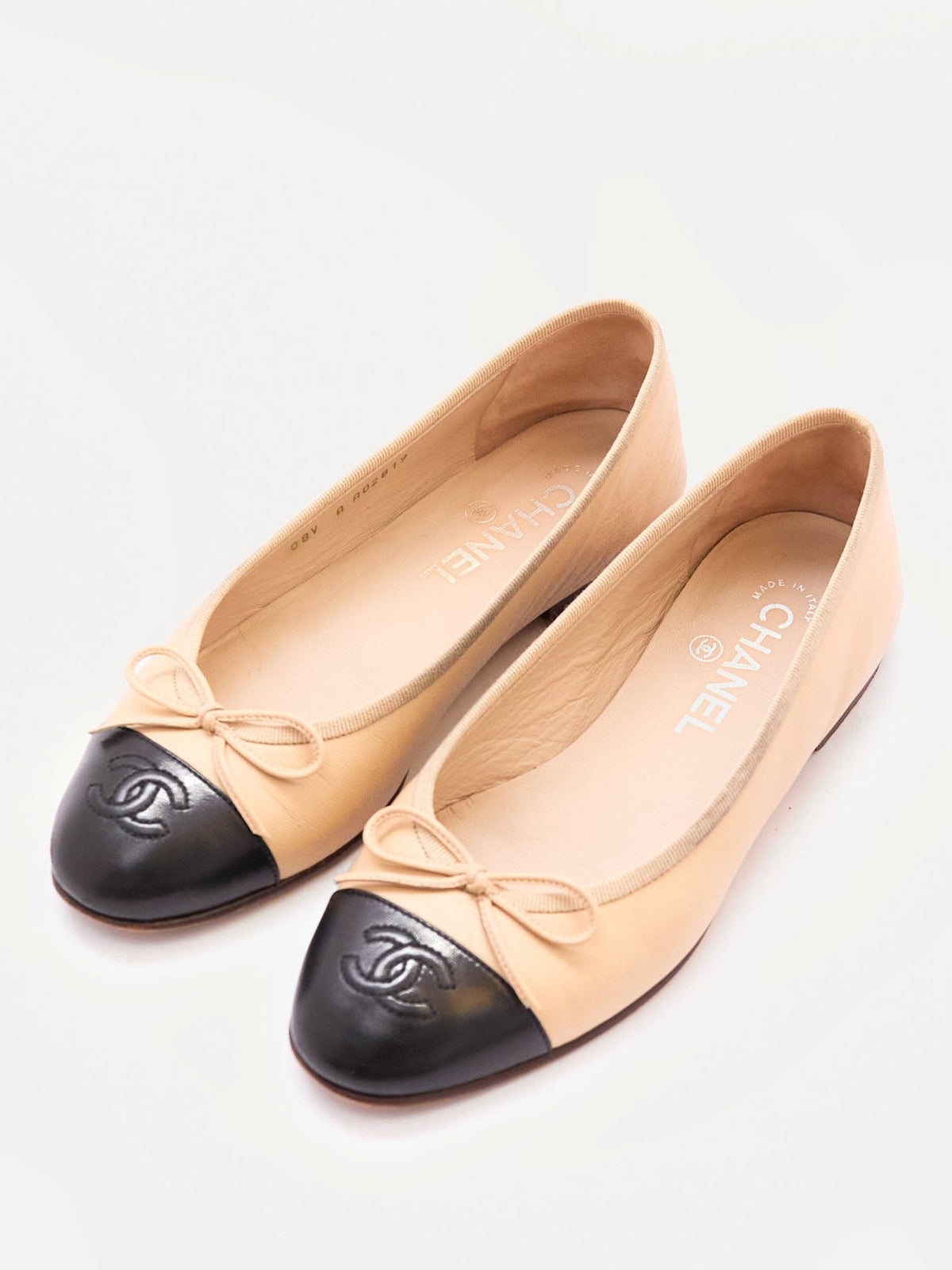 Chanel Beige and Black Leather Cap Toe Flat Size 36