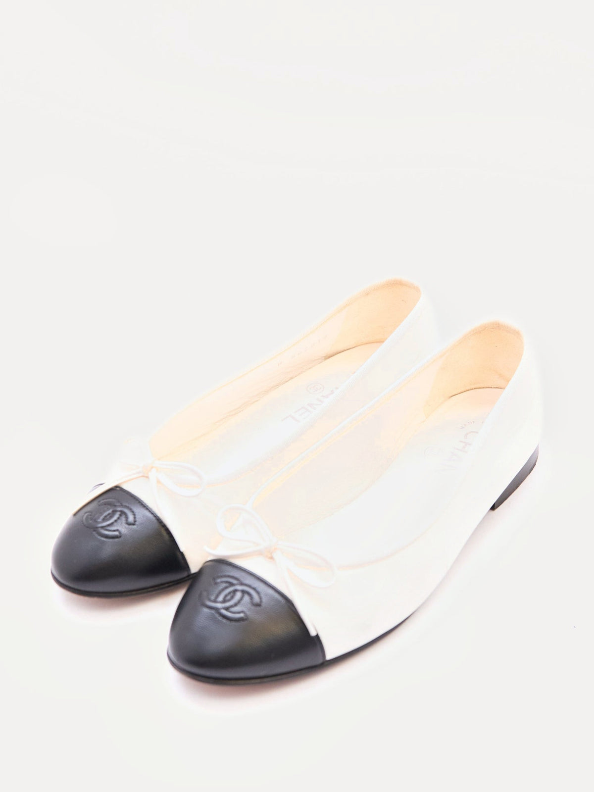 Chanel White Leather Black Toe Flats Size 38