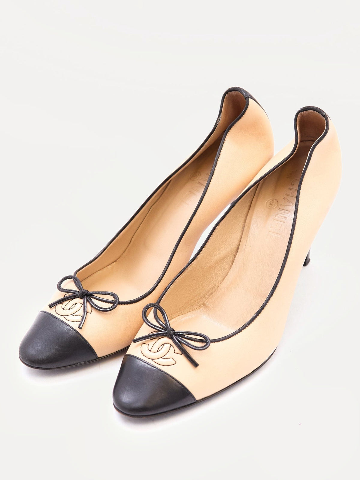 Chanel Nude Black CC Ballet Pumps Size 39