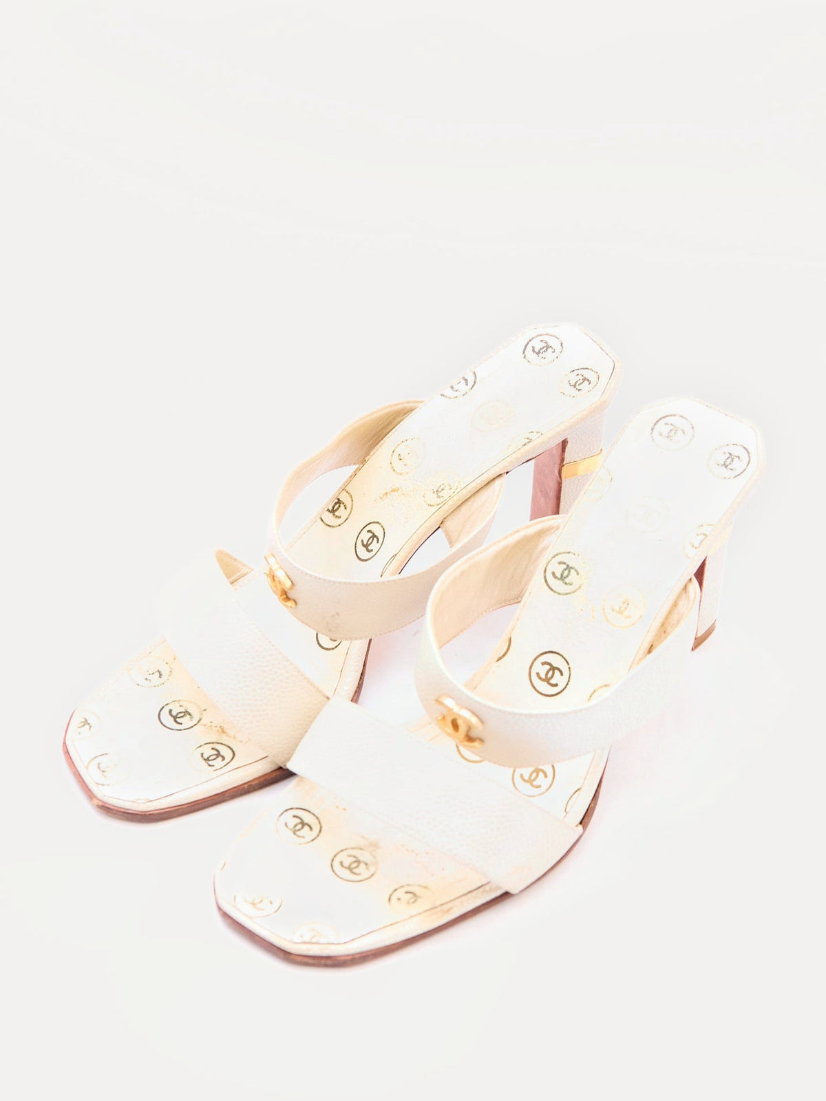 Chanel White CC Logo Leather Strap Sandals Size 39