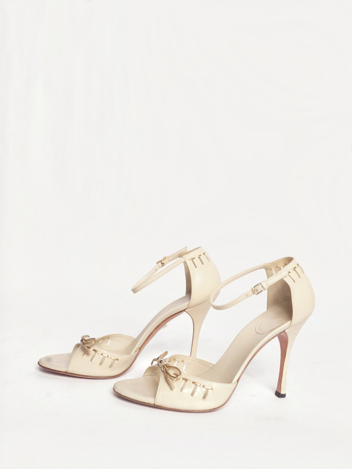 Gucci Gold Leather Heeled Pumps