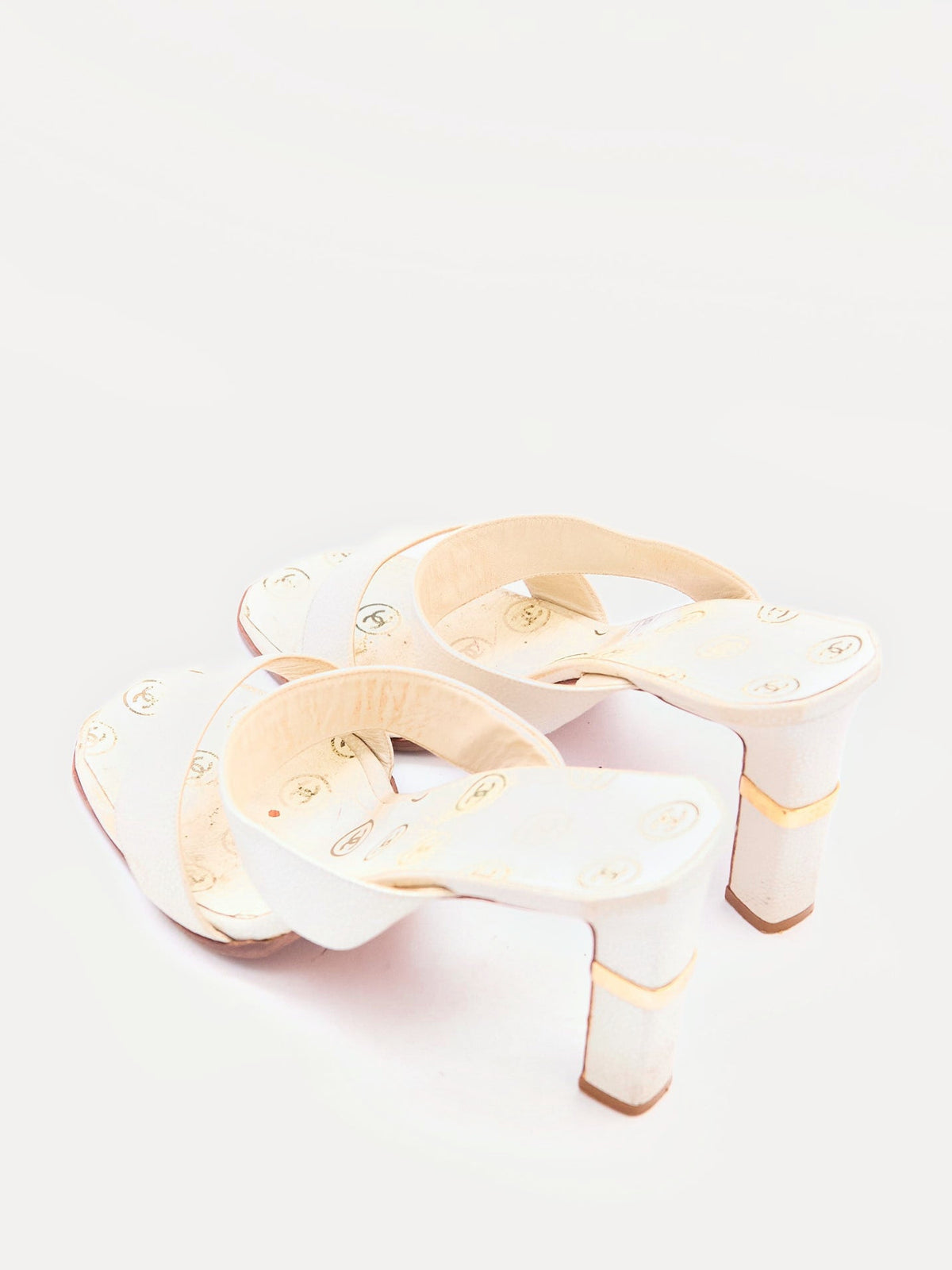 Chanel White CC Logo Leather Strap Sandals Size 39