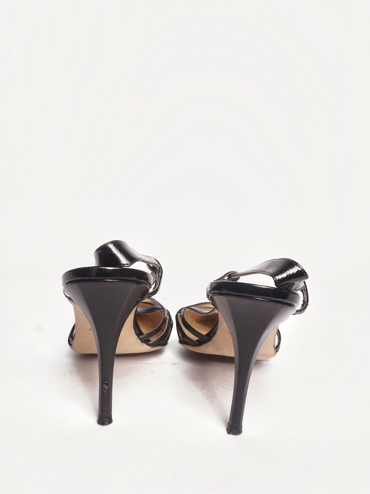 Manolo Blahnik Black Patent Pointed Toe Heels