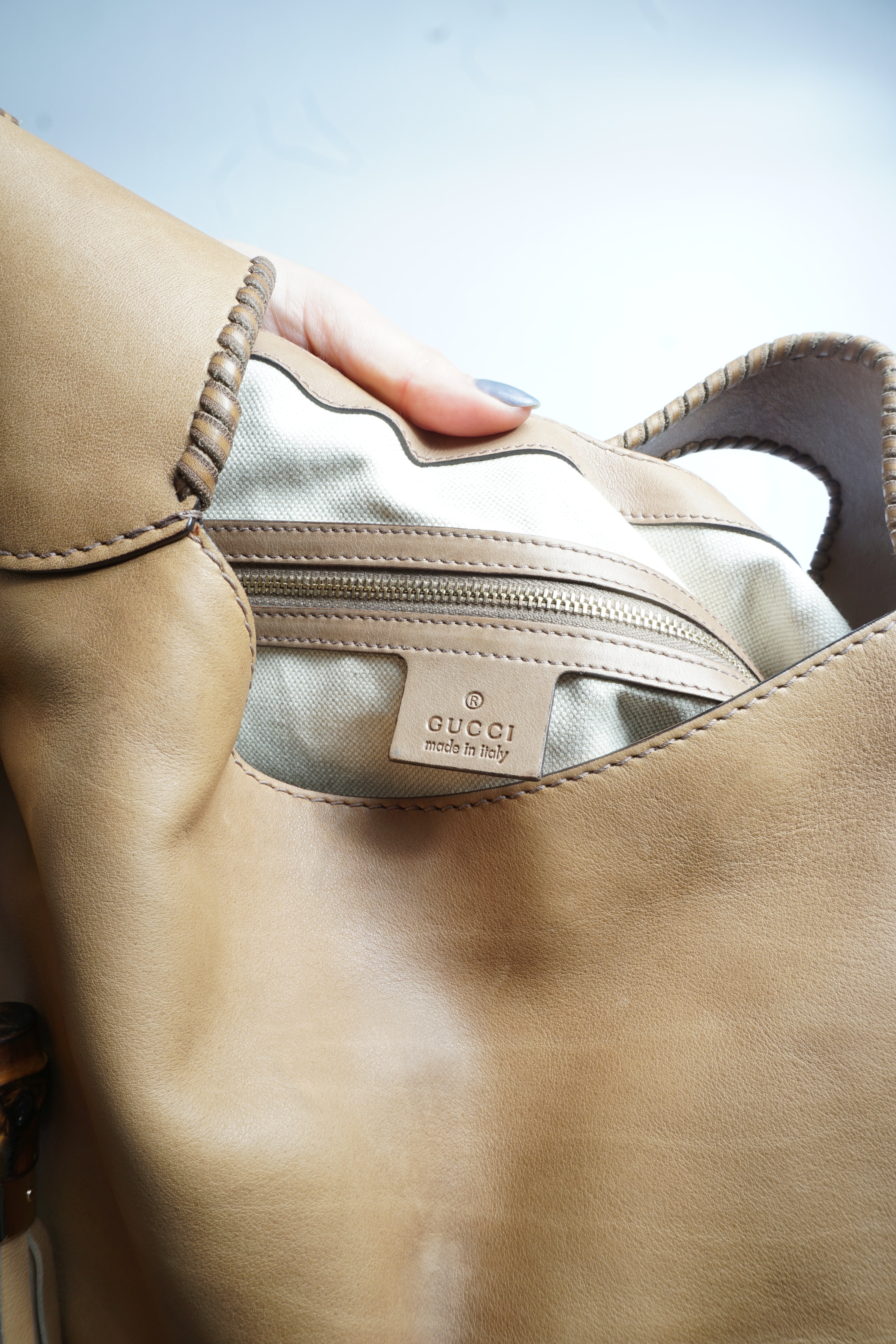 Gucci Tan Leather Piston Lock Jackie