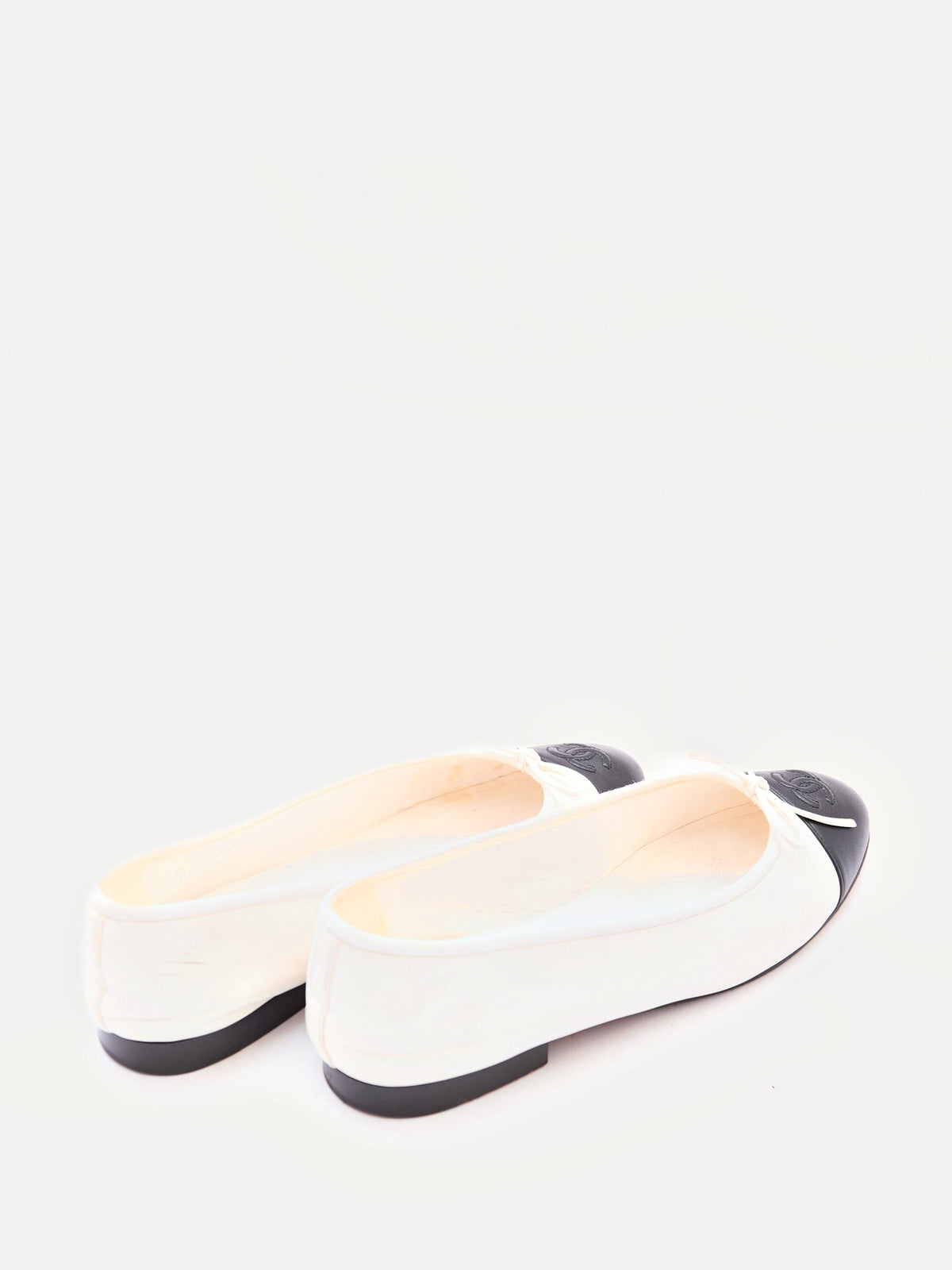 Chanel White Leather Black Toe Flats Size 38