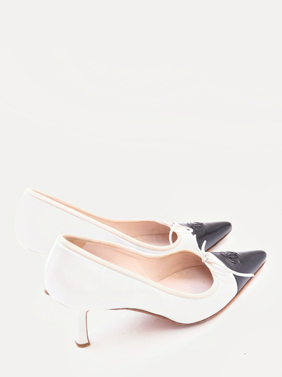 Chanel White Leather Black Toe Pointed Heels Size 39