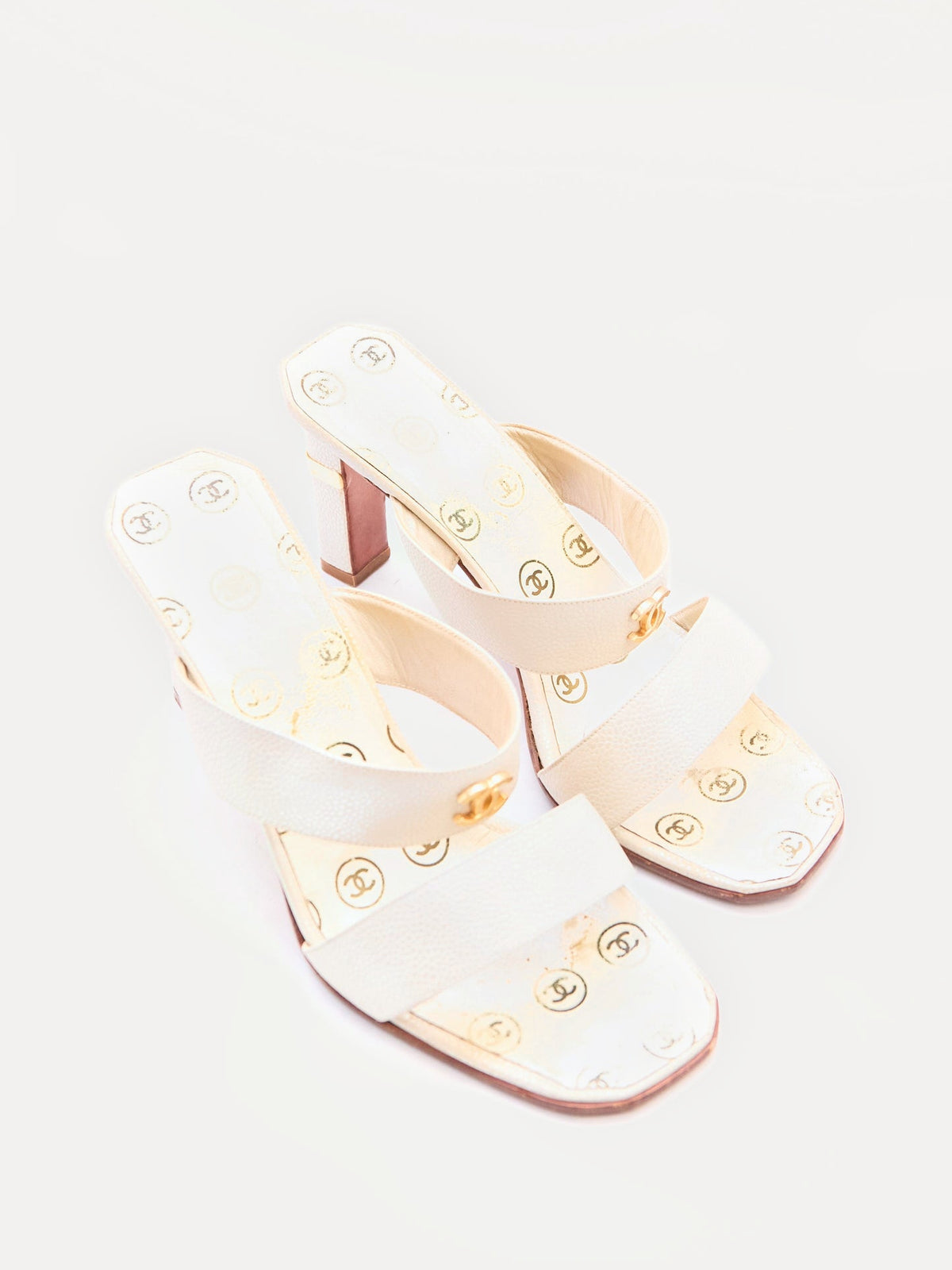 Chanel White CC Logo Leather Strap Sandals Size 39