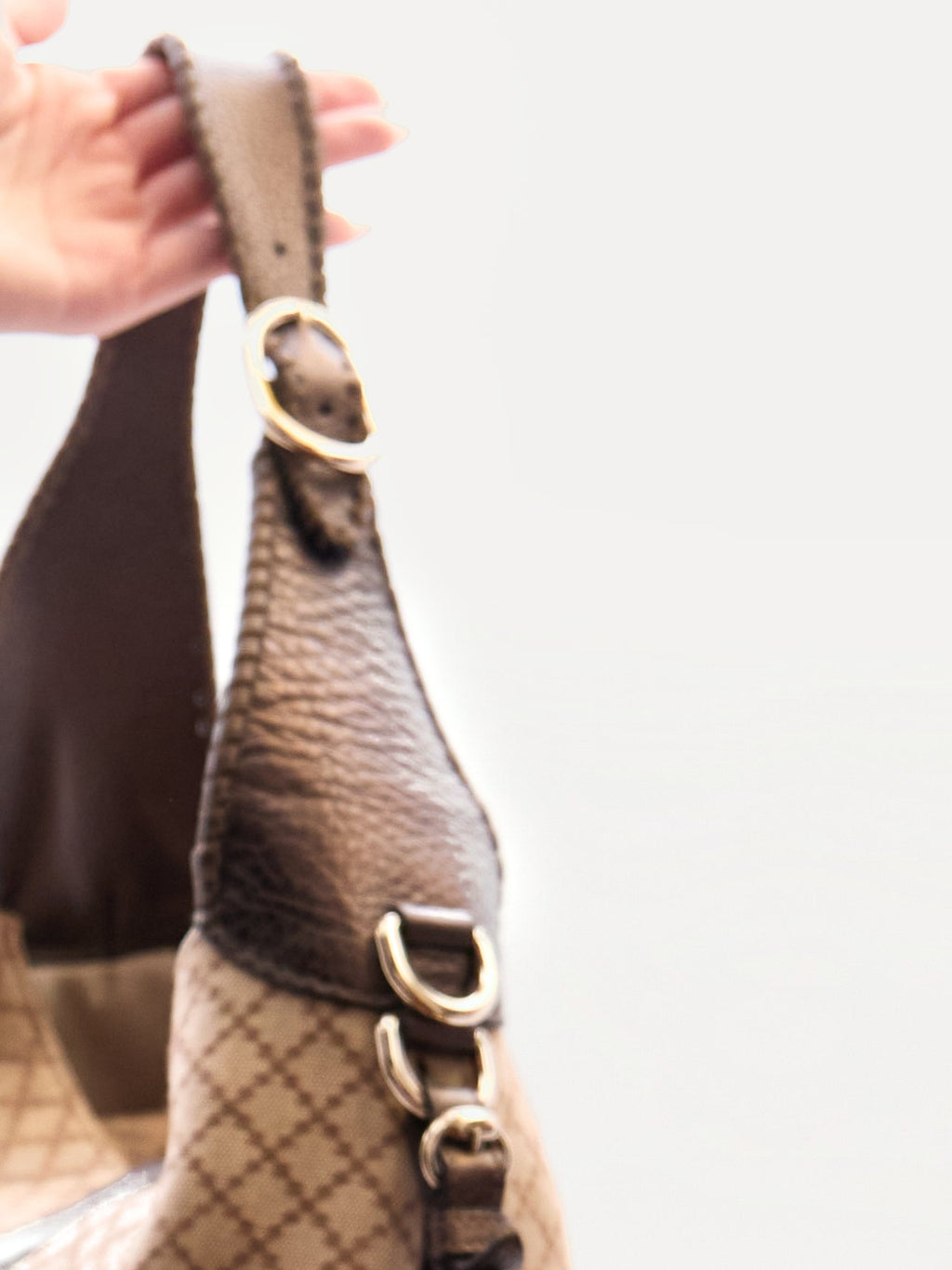 00's Gucci Jackie Beige GG Monogram Canvas Leather Shoulder Bag