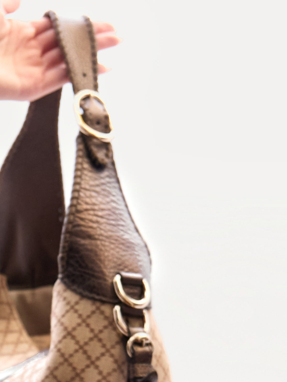 00's Gucci Jackie Beige GG Monogram Canvas Leather Shoulder Bag