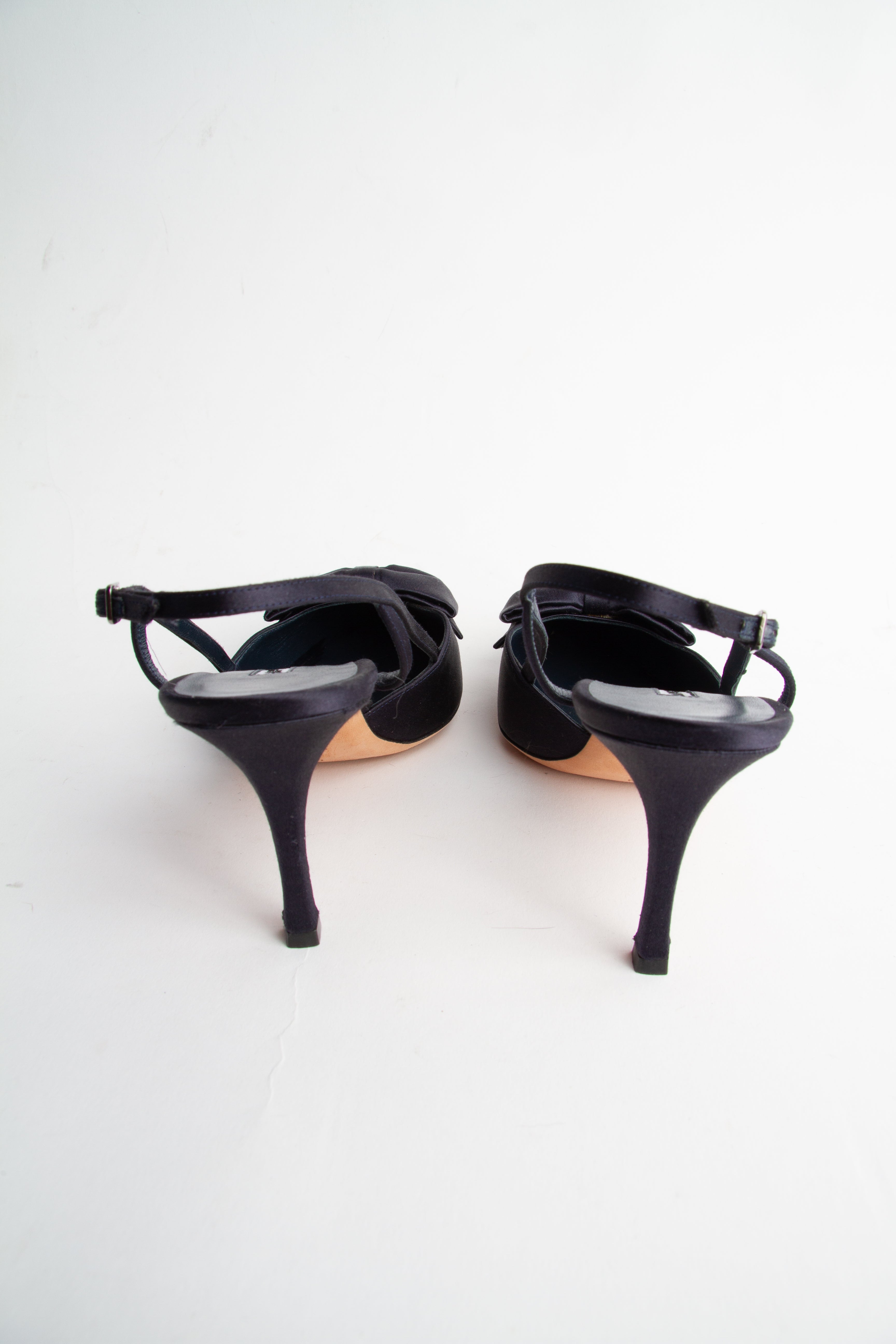 Manolo Blahnik Size 40 Navy Satin Bow Slingbacks | Y2K Designer Heels Shoes
