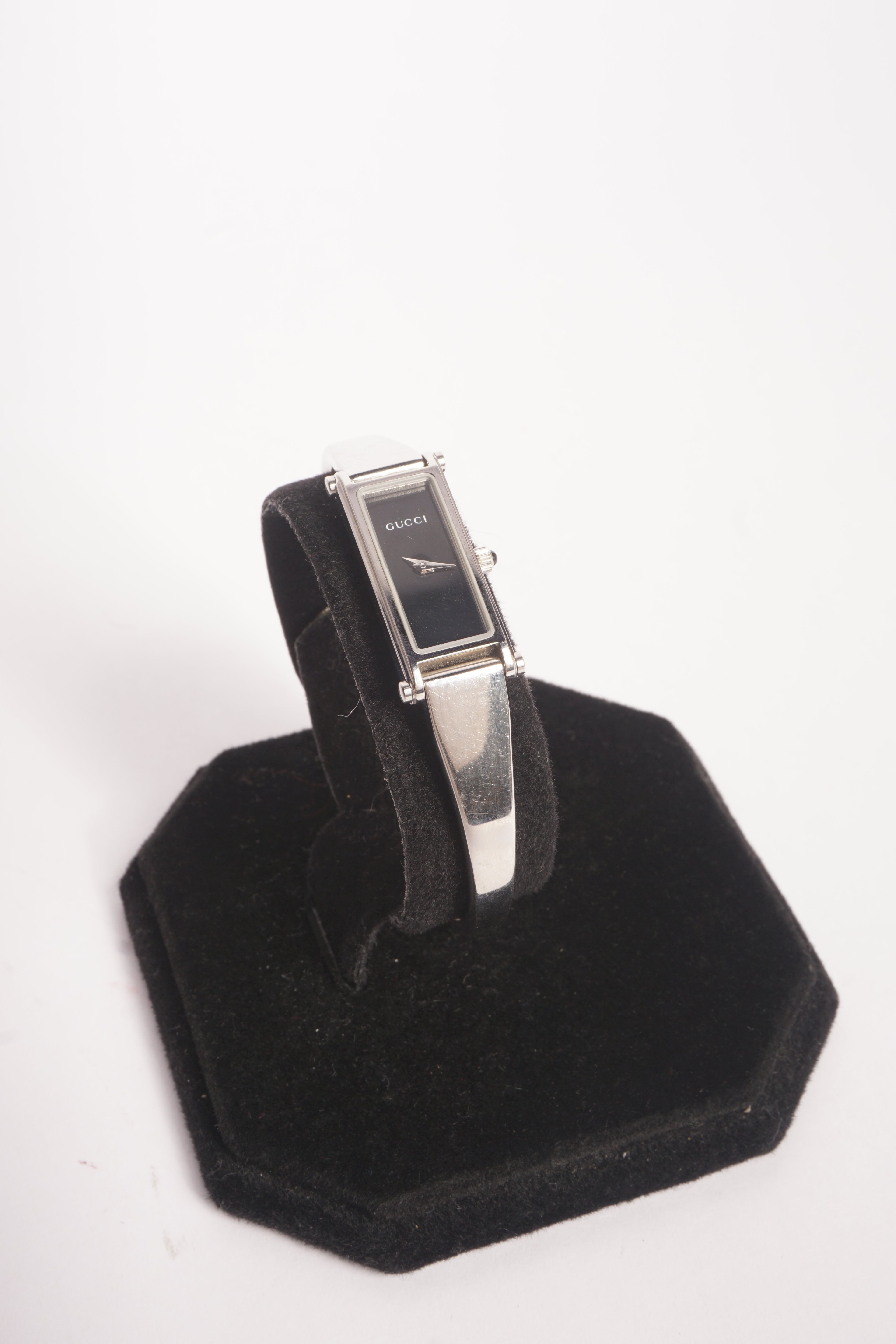 Gucci Silver Black Bangle 1500L Quartz Watch