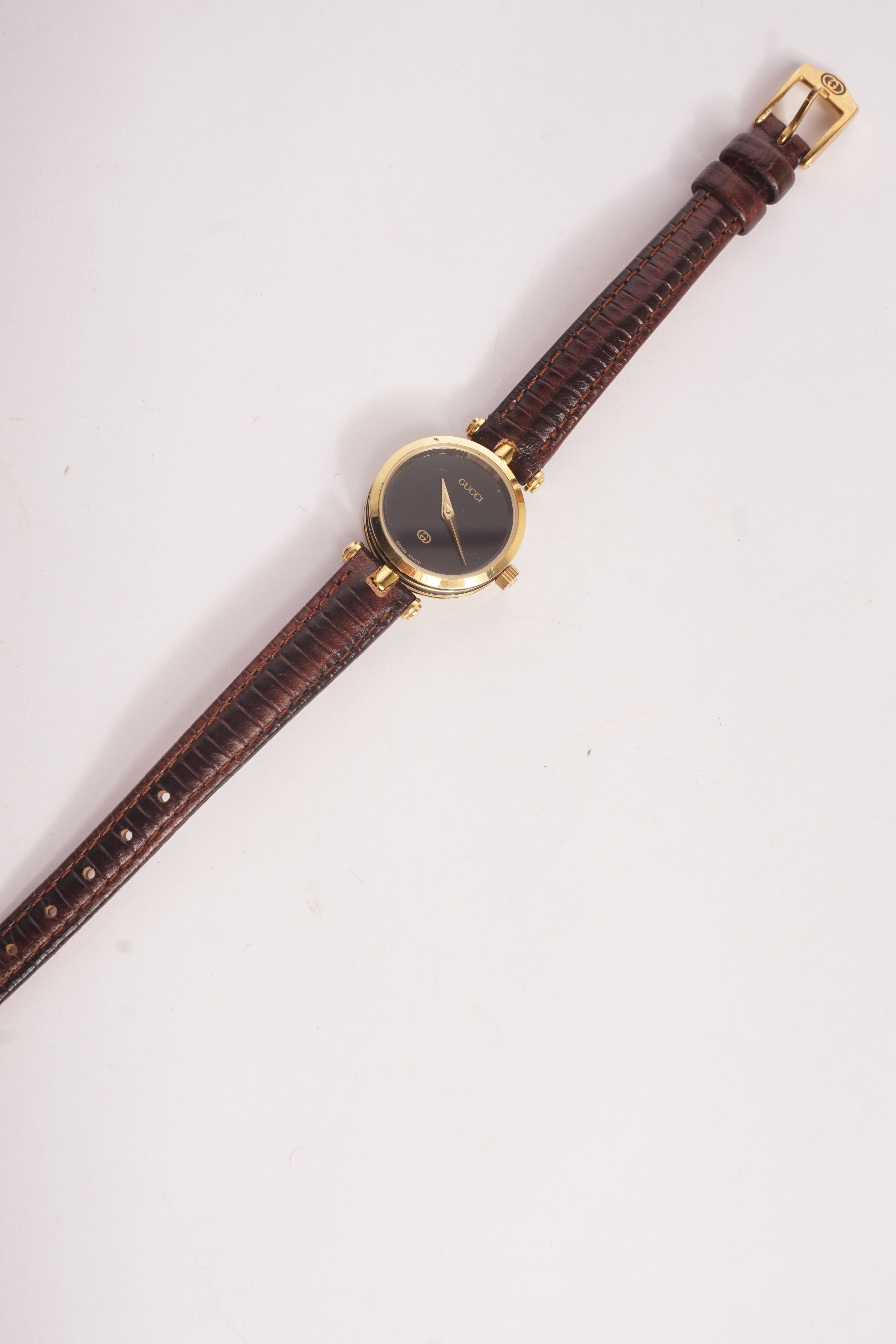 Gucci Gold Black Quartz 2000L Watch