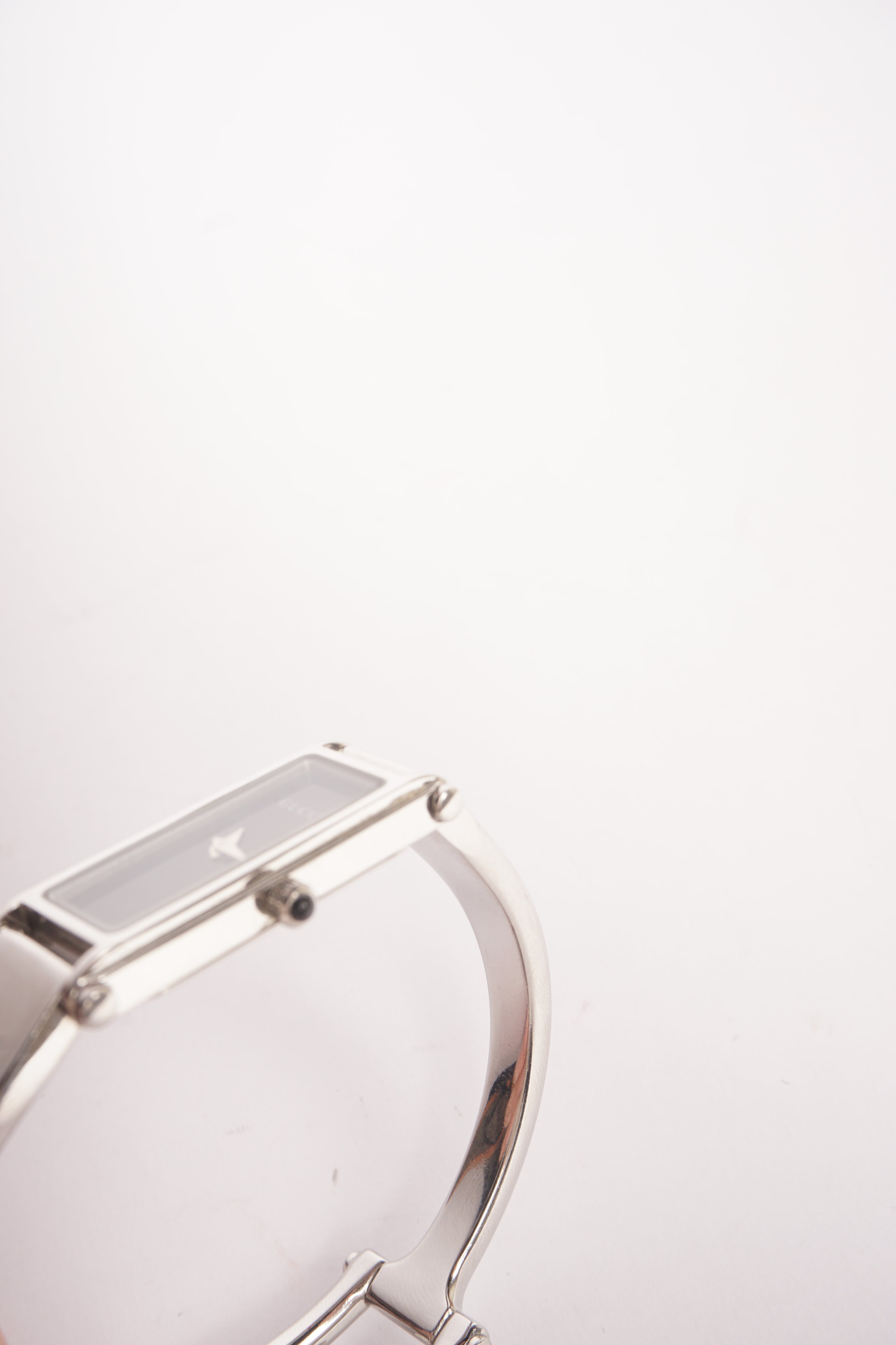 Gucci Black Dial Silver Bangle 1500L Quartz Watch
