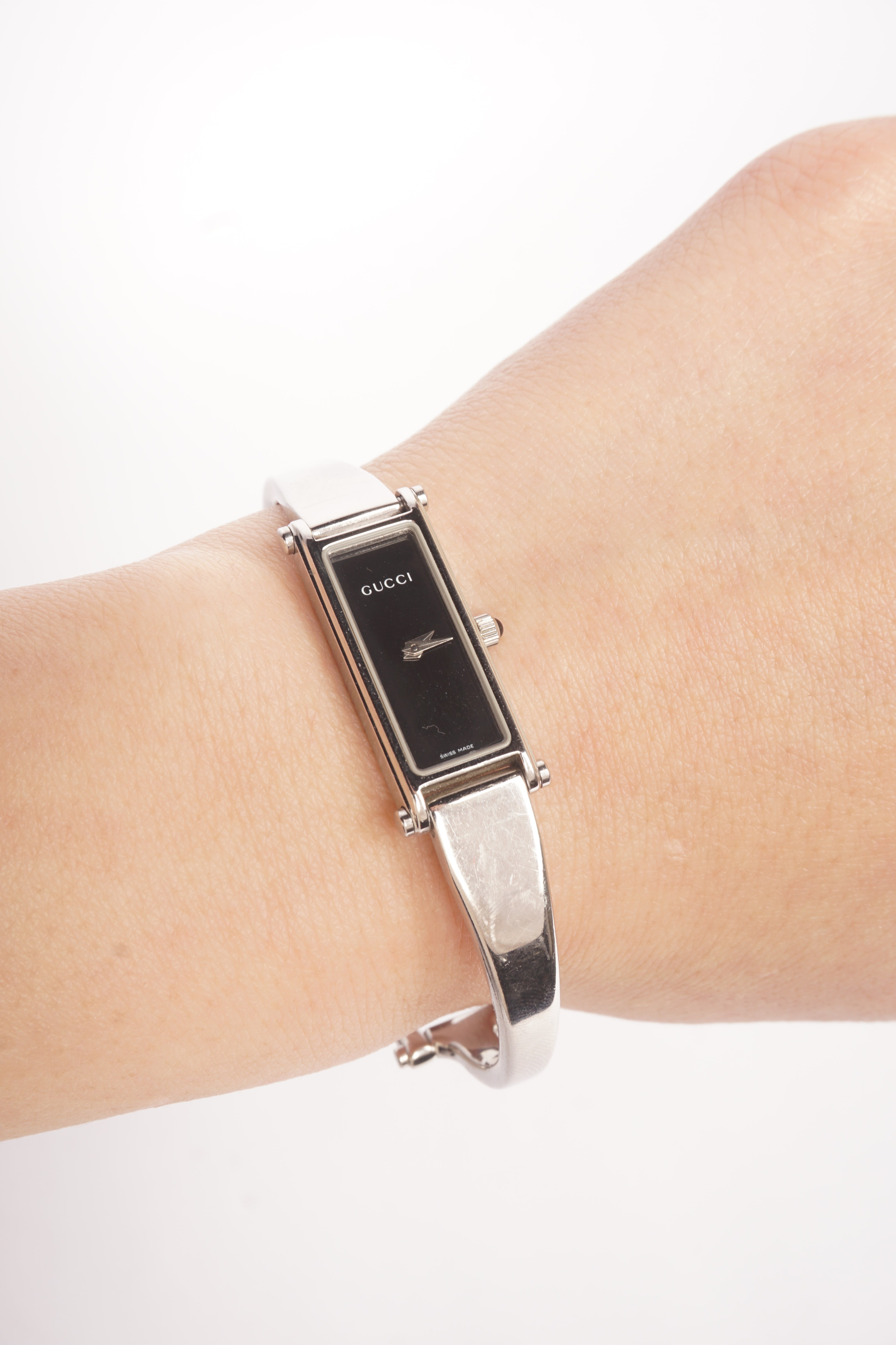 Gucci Black Dial Silver Bangle 1500L Quartz Watch