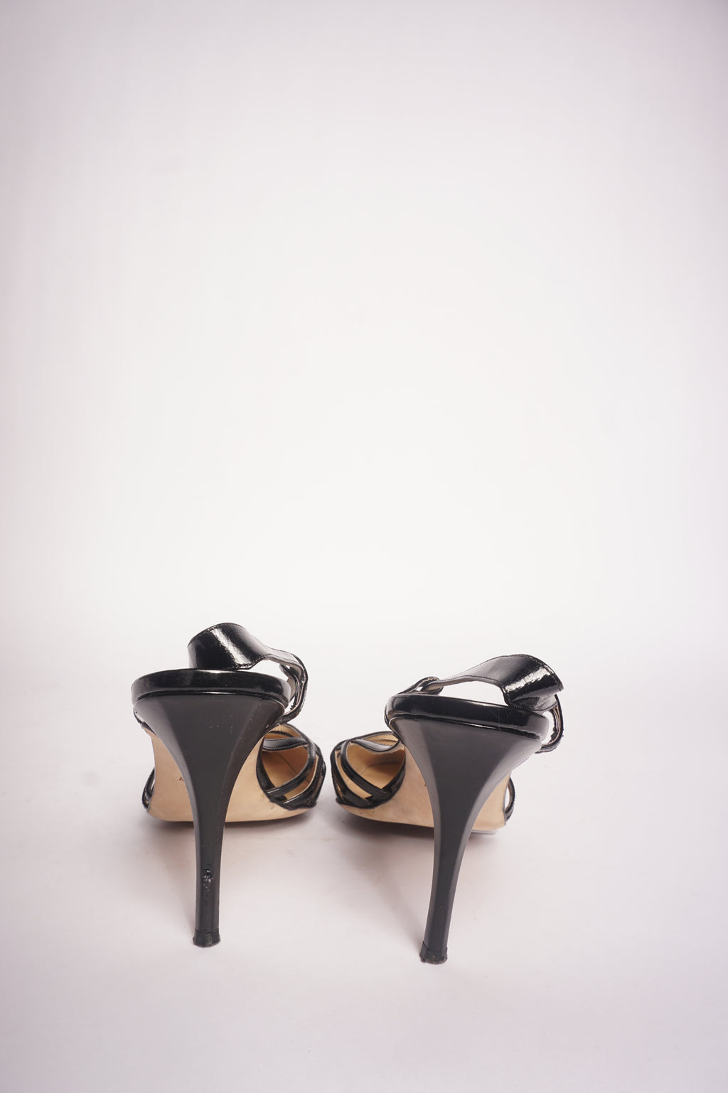 Manolo Blahnik Black Patent Pointed Toe Heels