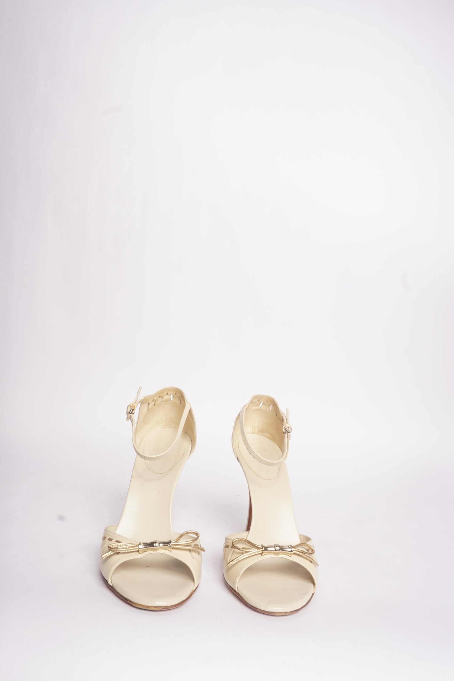 Gucci Gold Leather Heeled Pumps