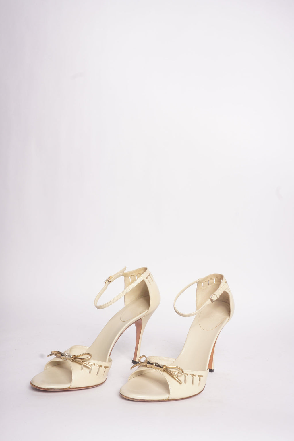 Gucci Gold Leather Heeled Pumps