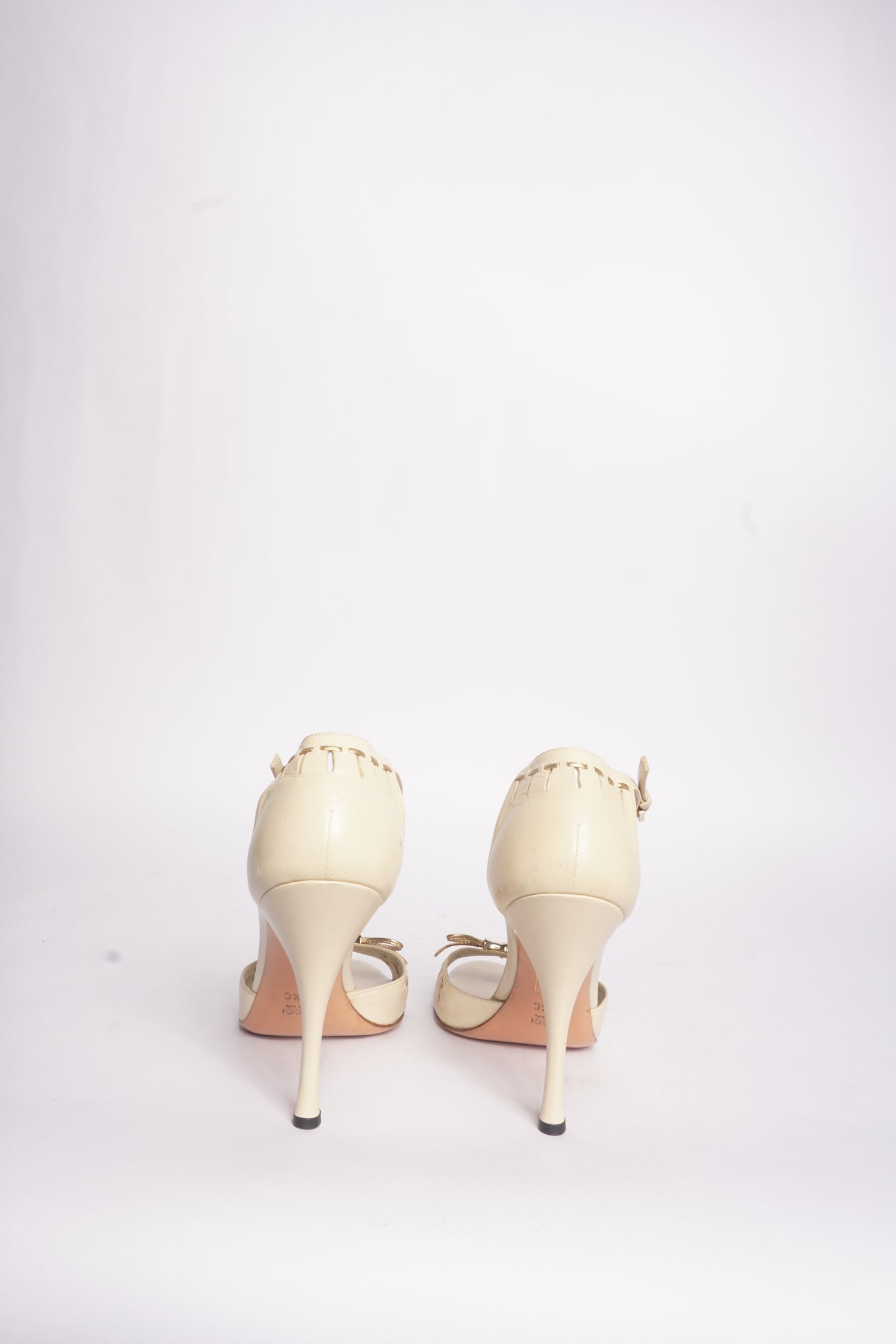 Gucci Gold Leather Heeled Pumps