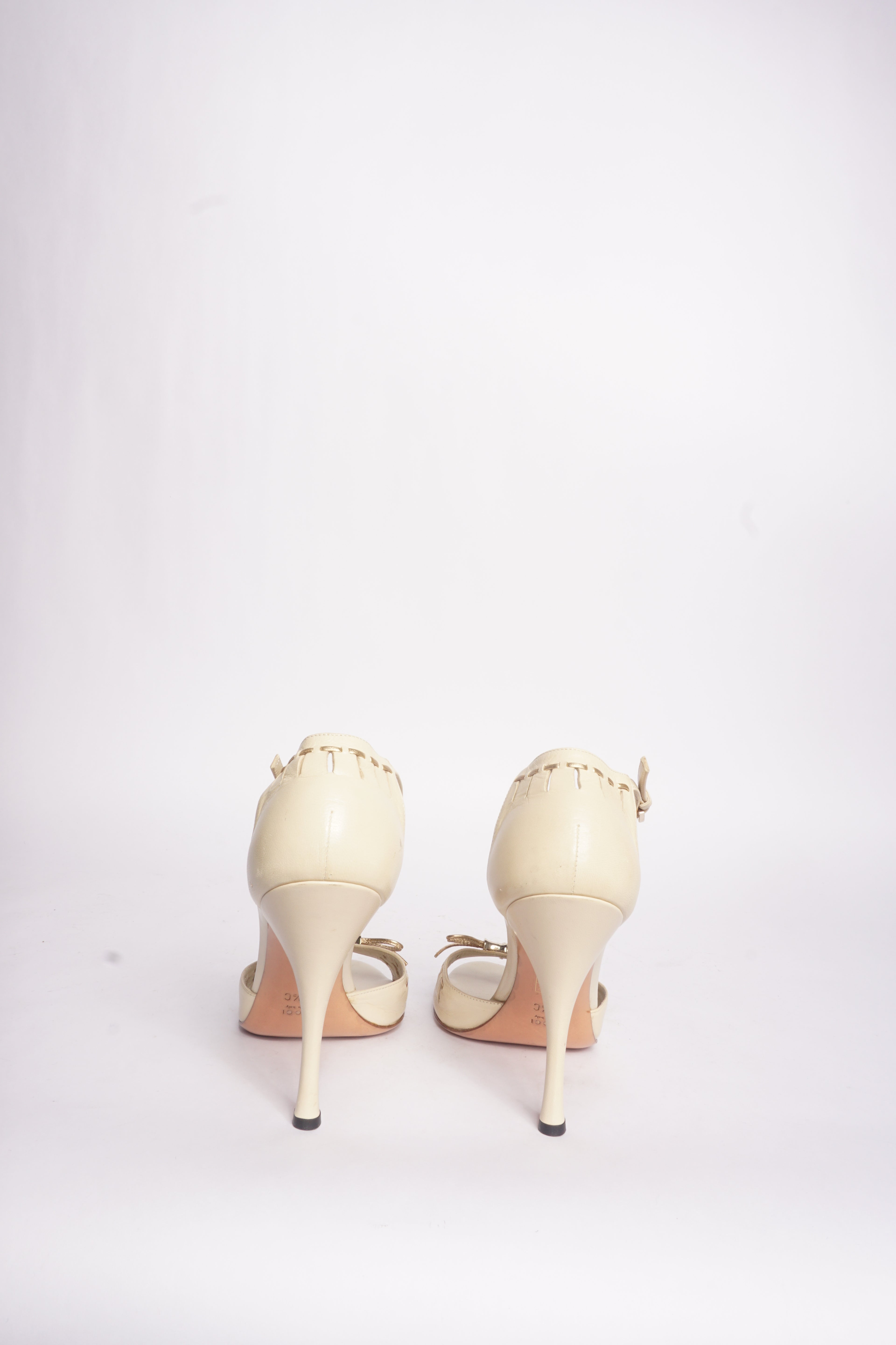 Gucci Gold Leather Heeled Pumps