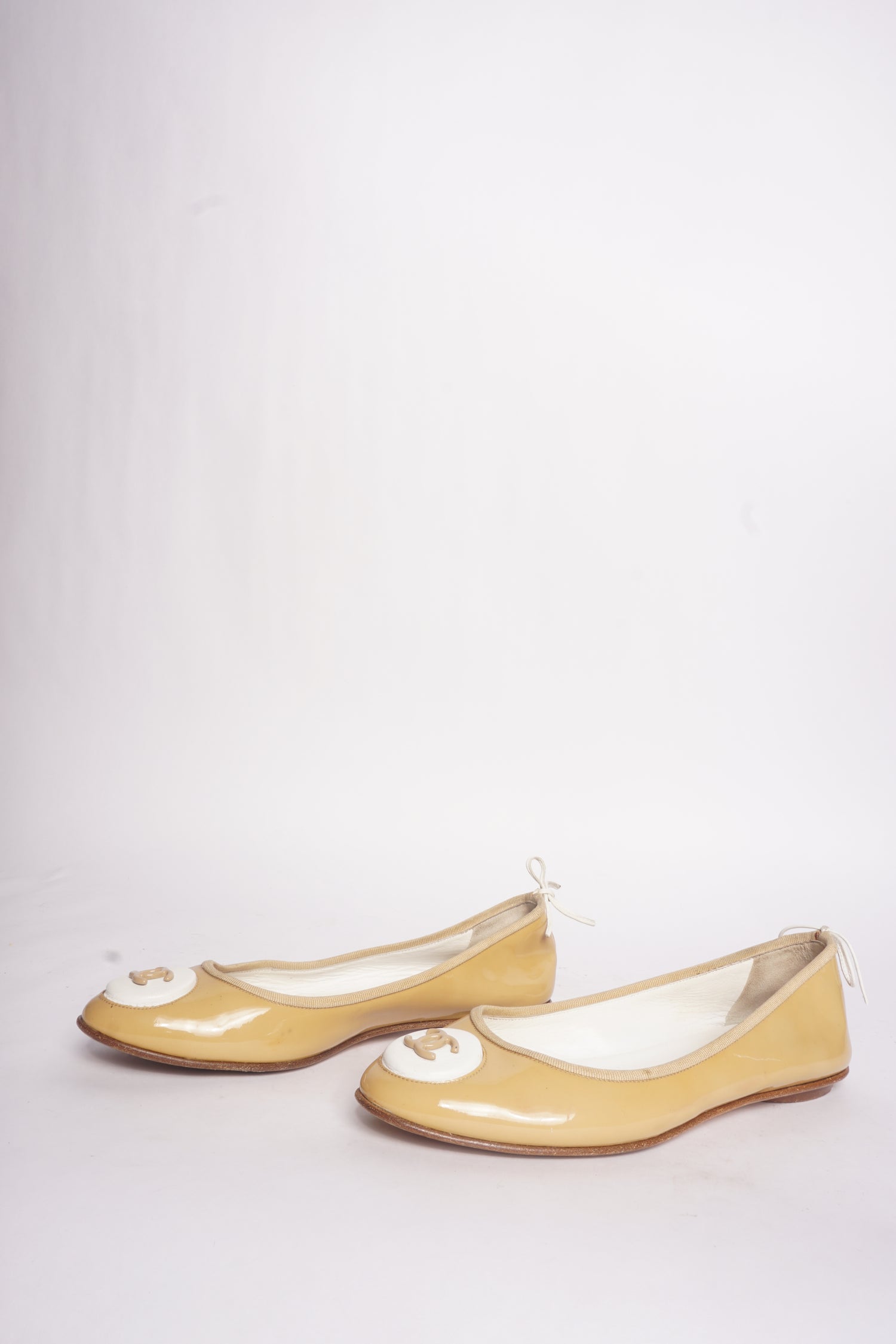 00's Chanel Patent Yellow CC Logo Flats