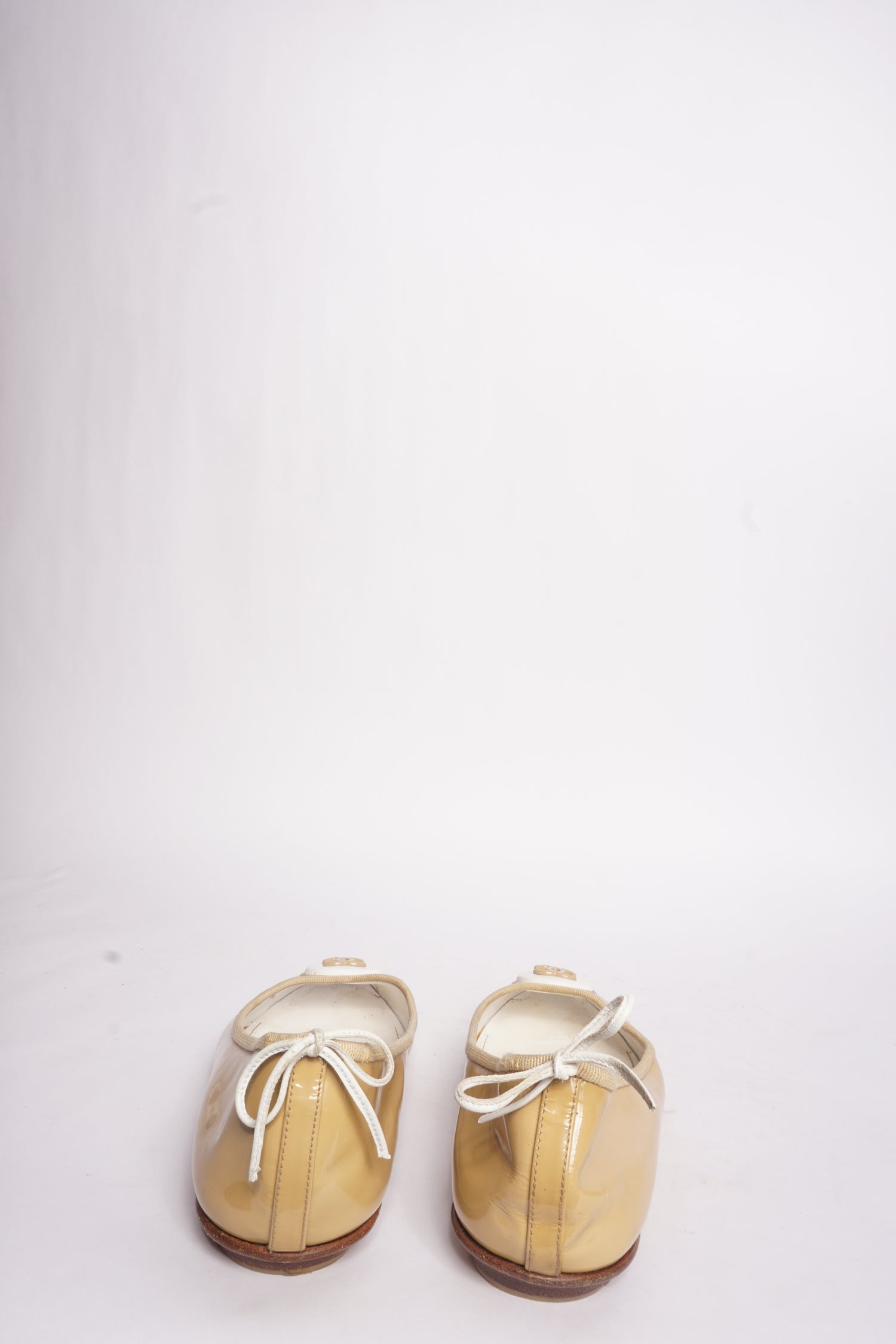 00's Chanel Patent Yellow CC Logo Flats