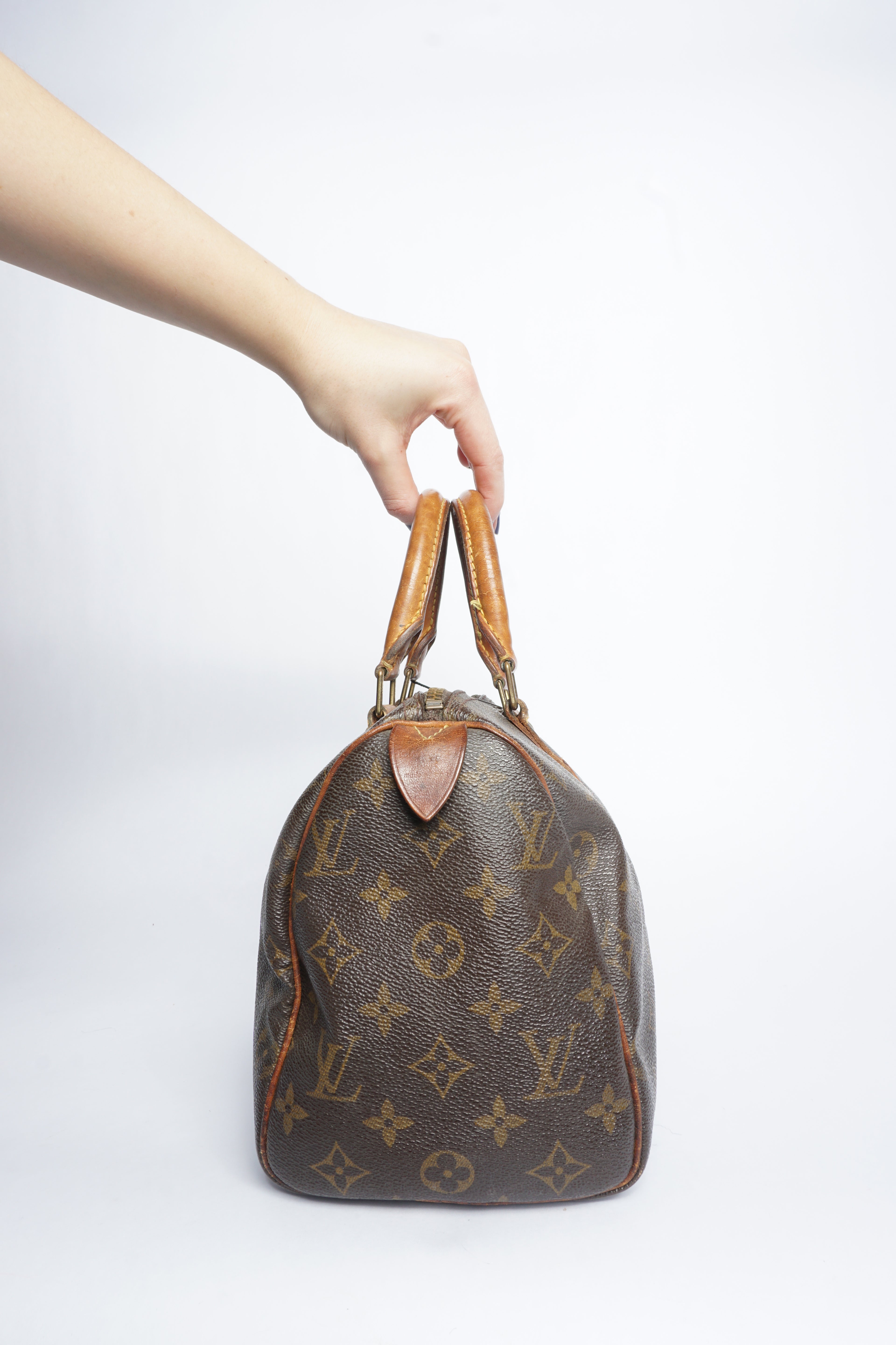 Louis Vuitton Monogram Speedy 25