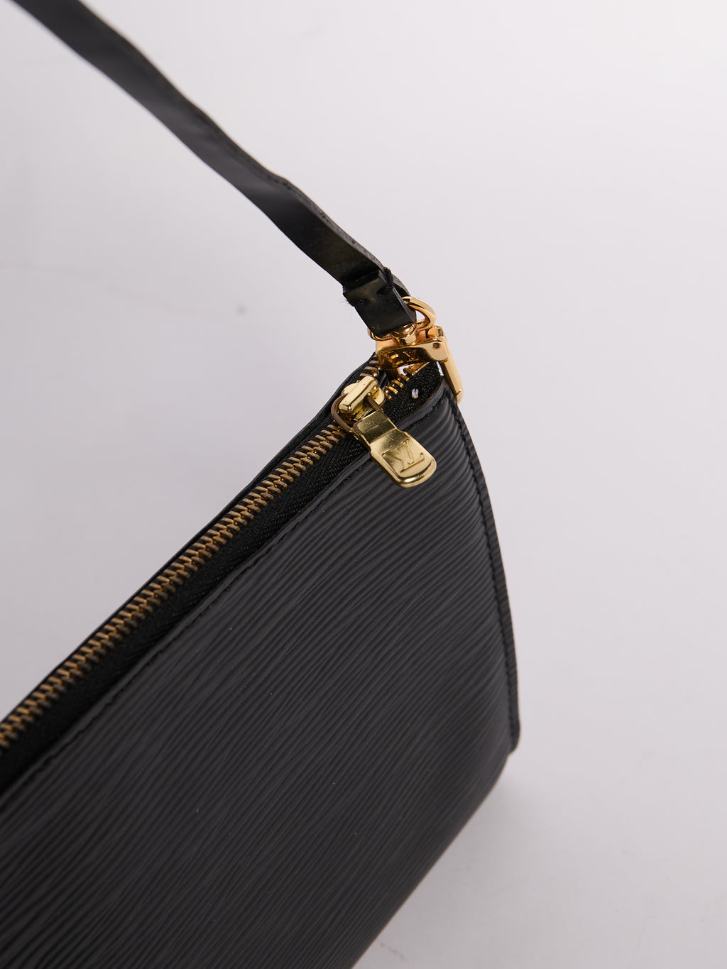 Louis Vuitton Black Epi Pochette