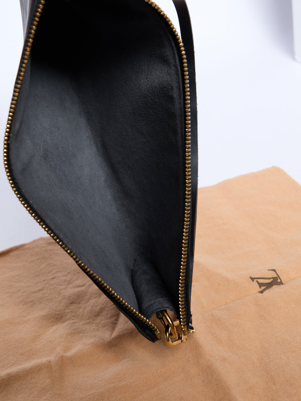 Louis Vuitton Black Epi Pochette