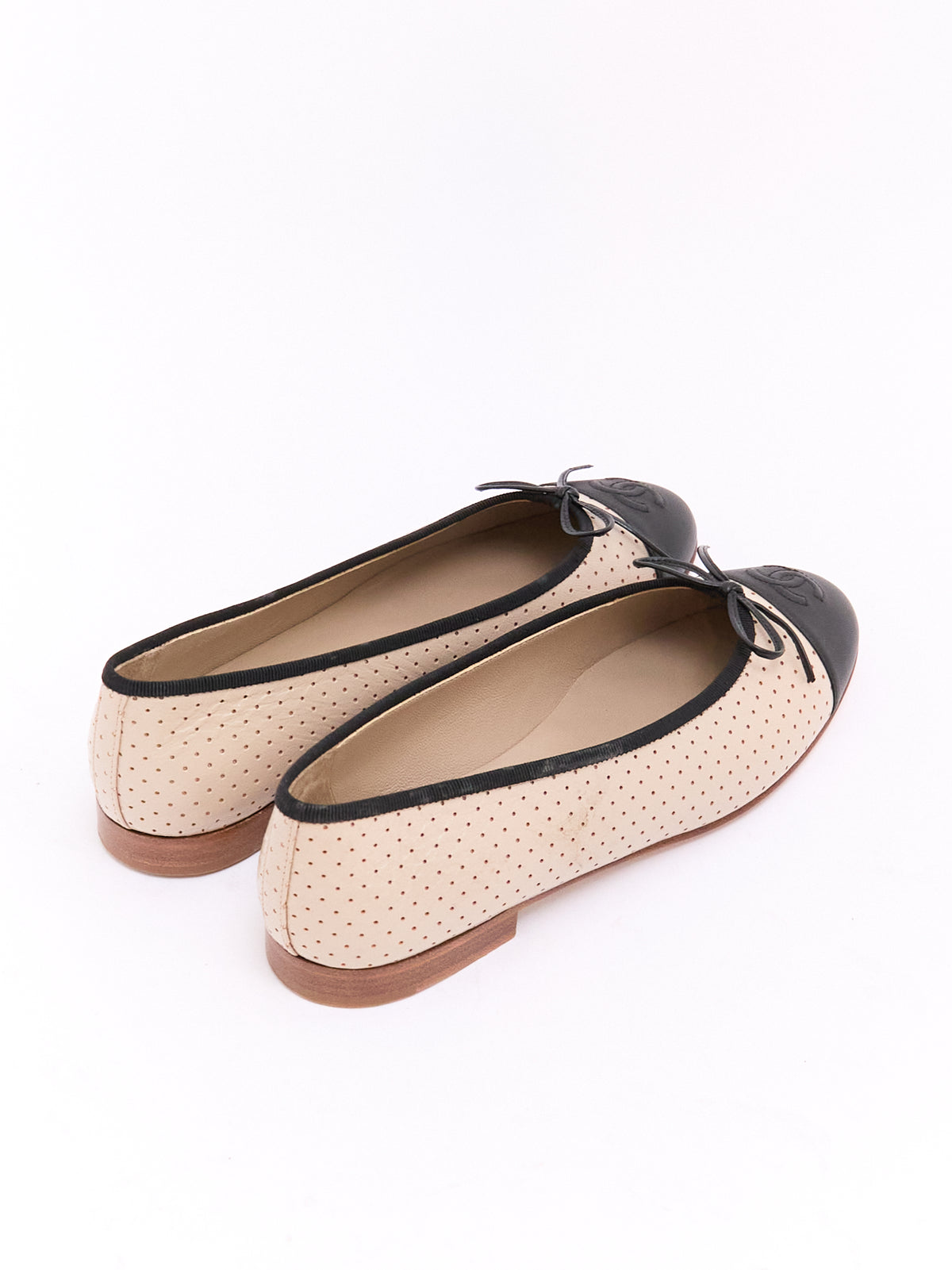 Chanel Grey Black Perforafed CC Cap Toe Ballet Flat 37.5