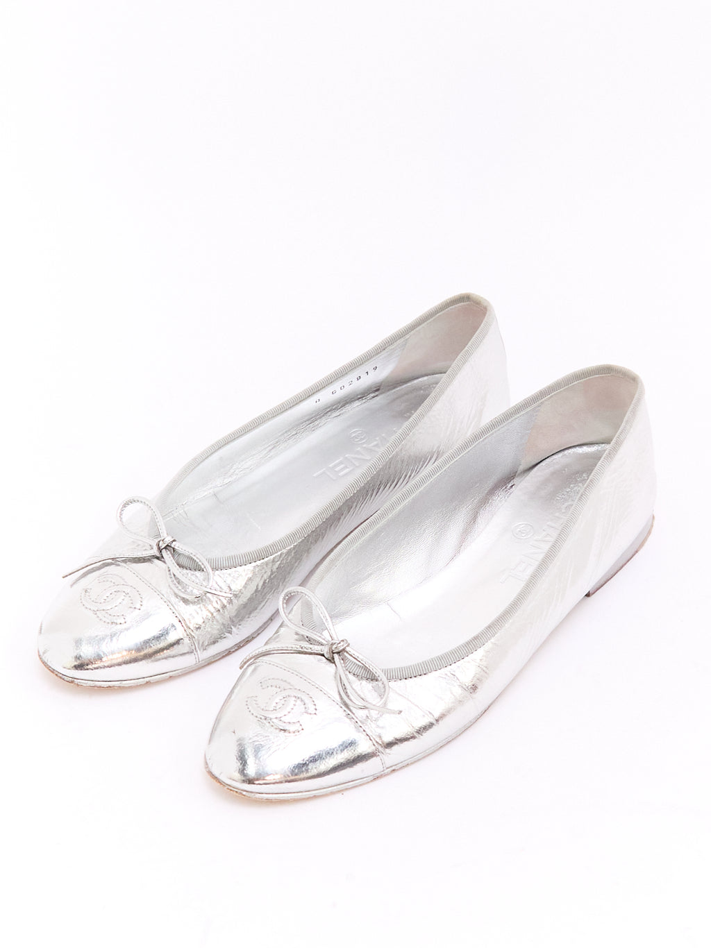 Chanel Silver Patent CC Cap Toe Ballet Flat 38