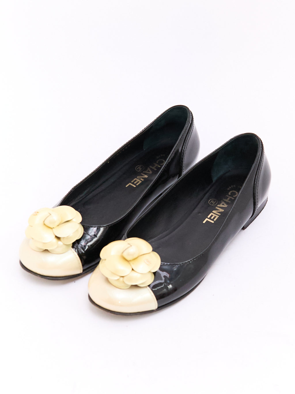 Chanel Black Tan Patent Camilia Ballet Flats 38.5
