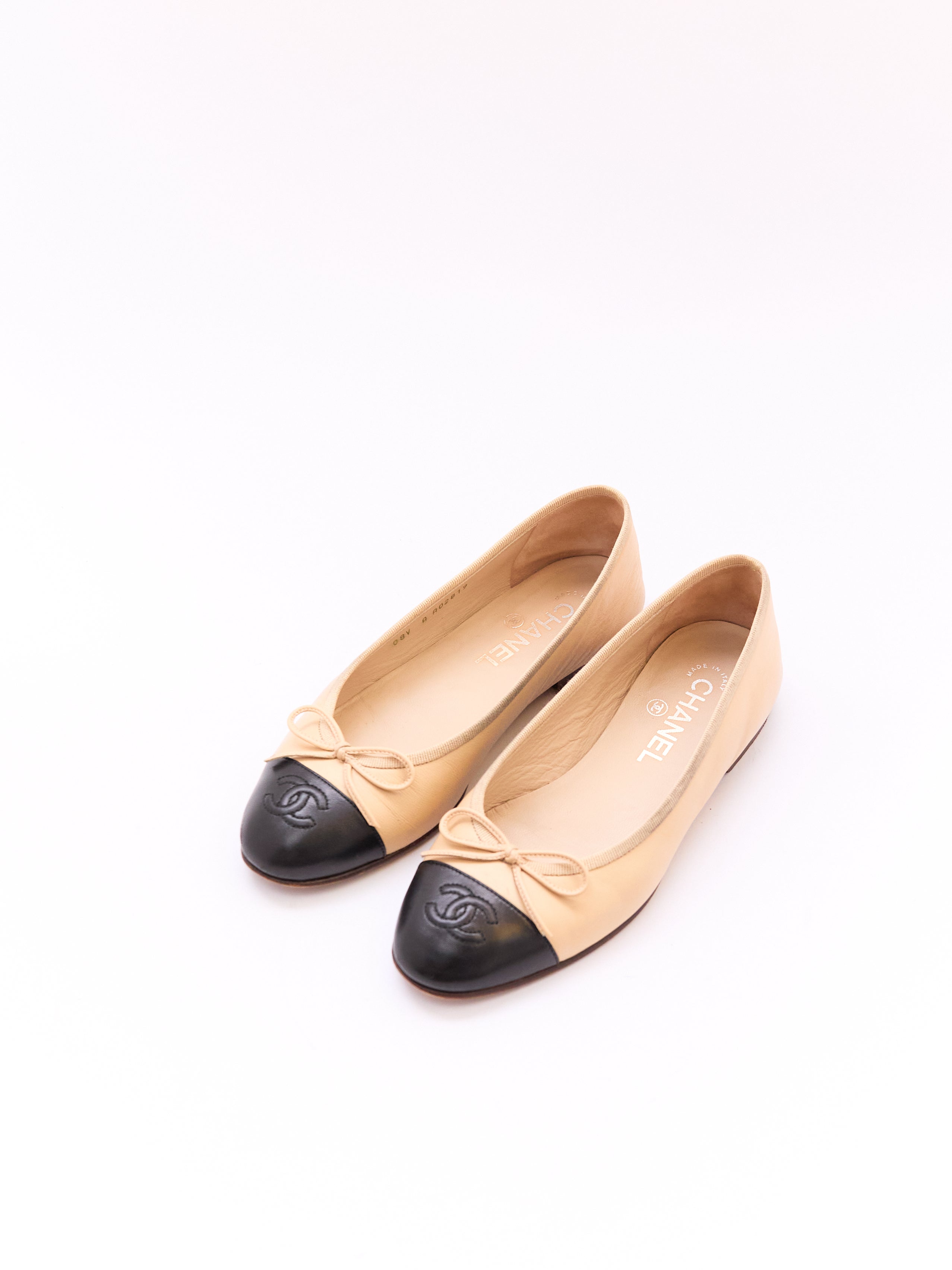Chanel Beige and Black Leather Cap Toe Flat Size 36