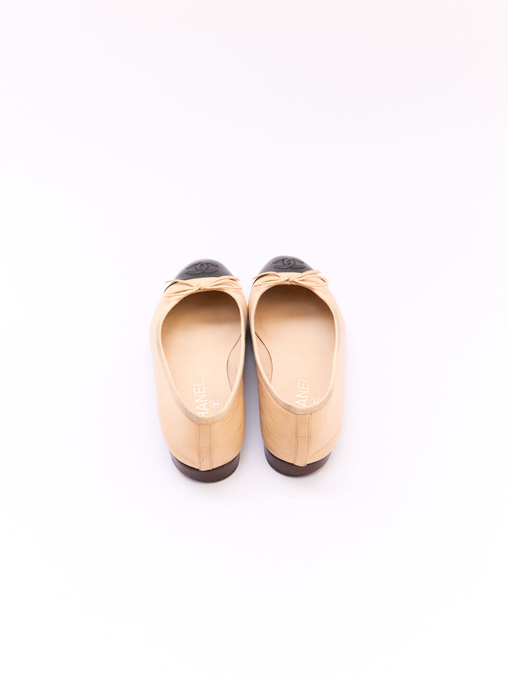 Chanel Beige and Black Leather Cap Toe Flat Size 36