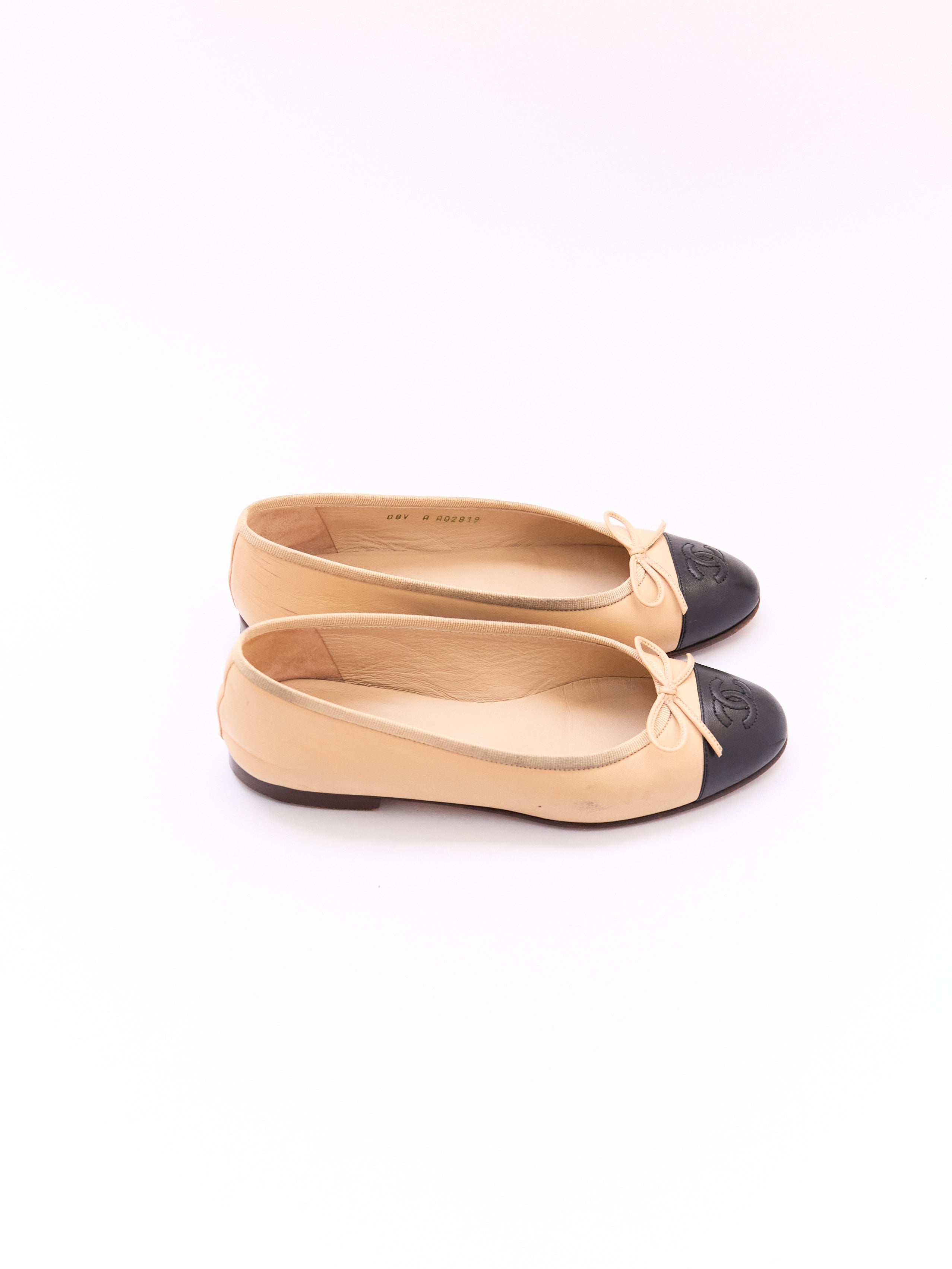 Chanel Beige and Black Leather Cap Toe Flat Size 36
