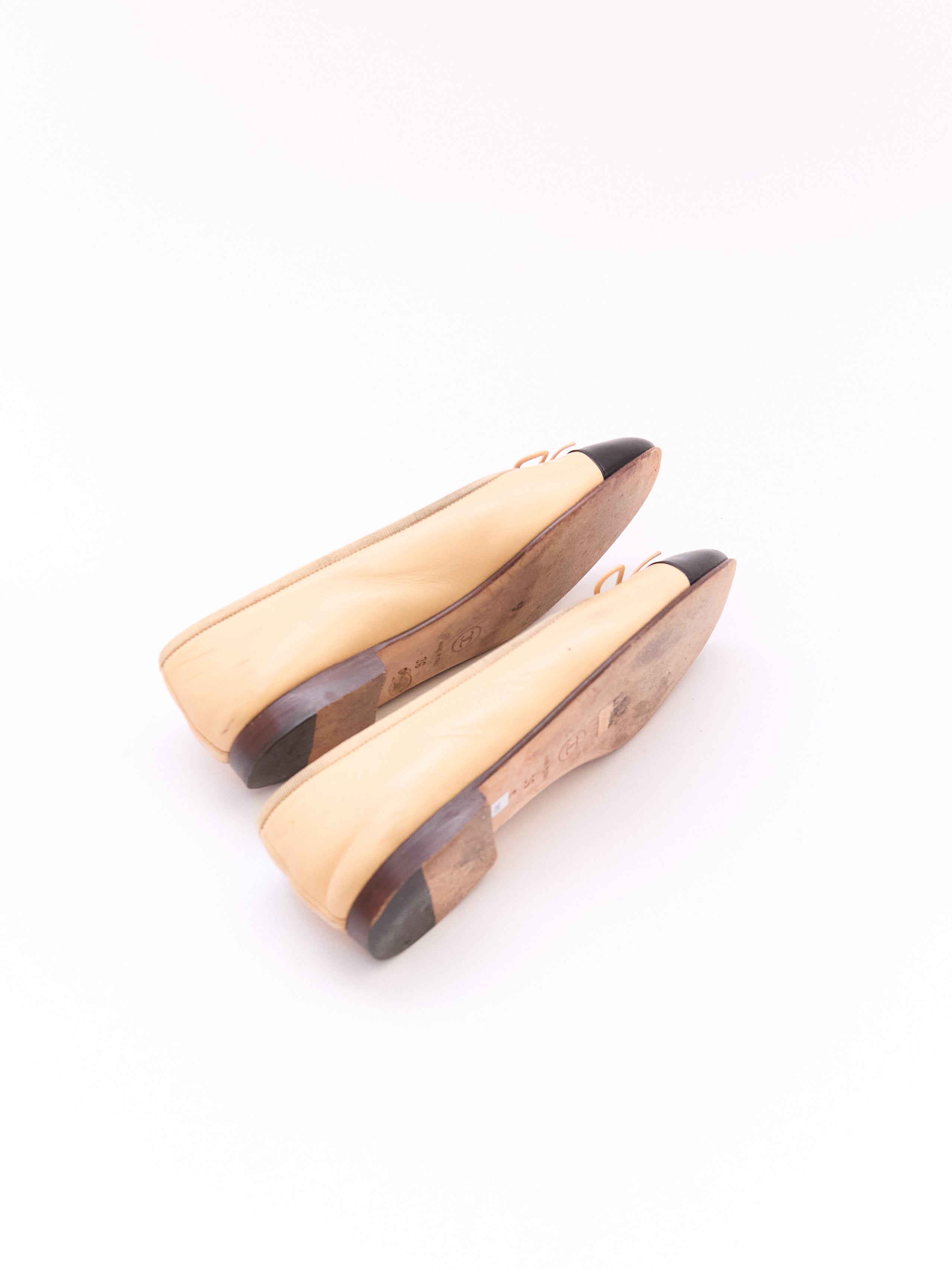 Chanel Beige and Black Leather Cap Toe Flat Size 36