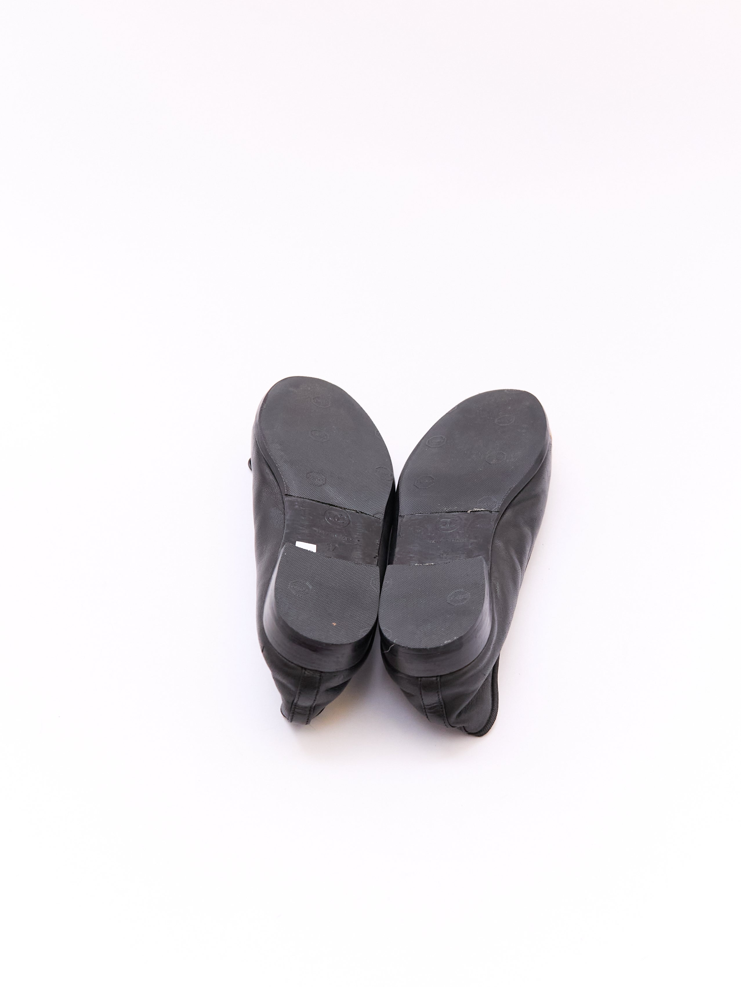 Chanel Black and Gold Leather Cap Toe Flat Size 37