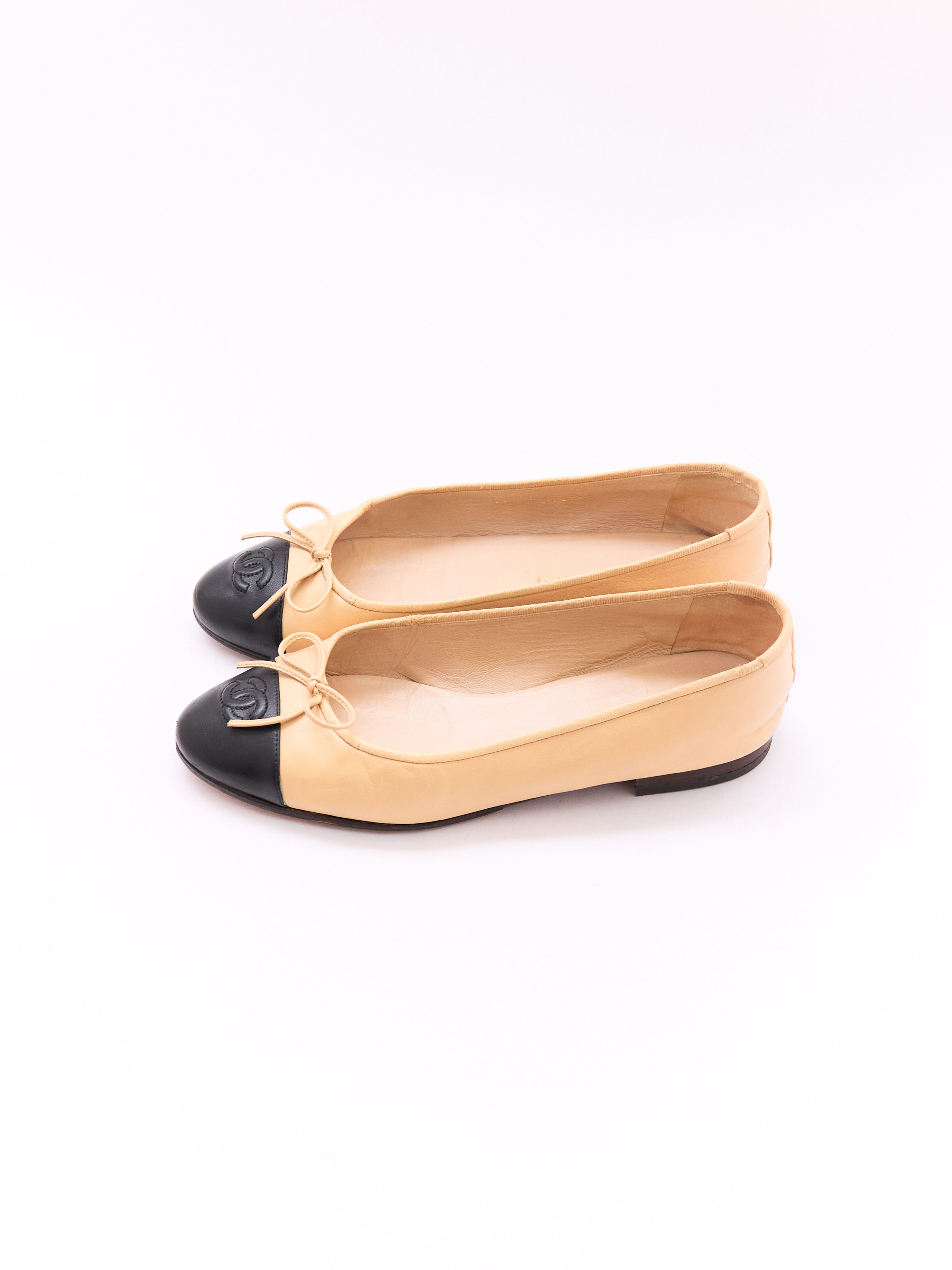 Chanel Beige and Black Cap Toe Flat Size 38.5