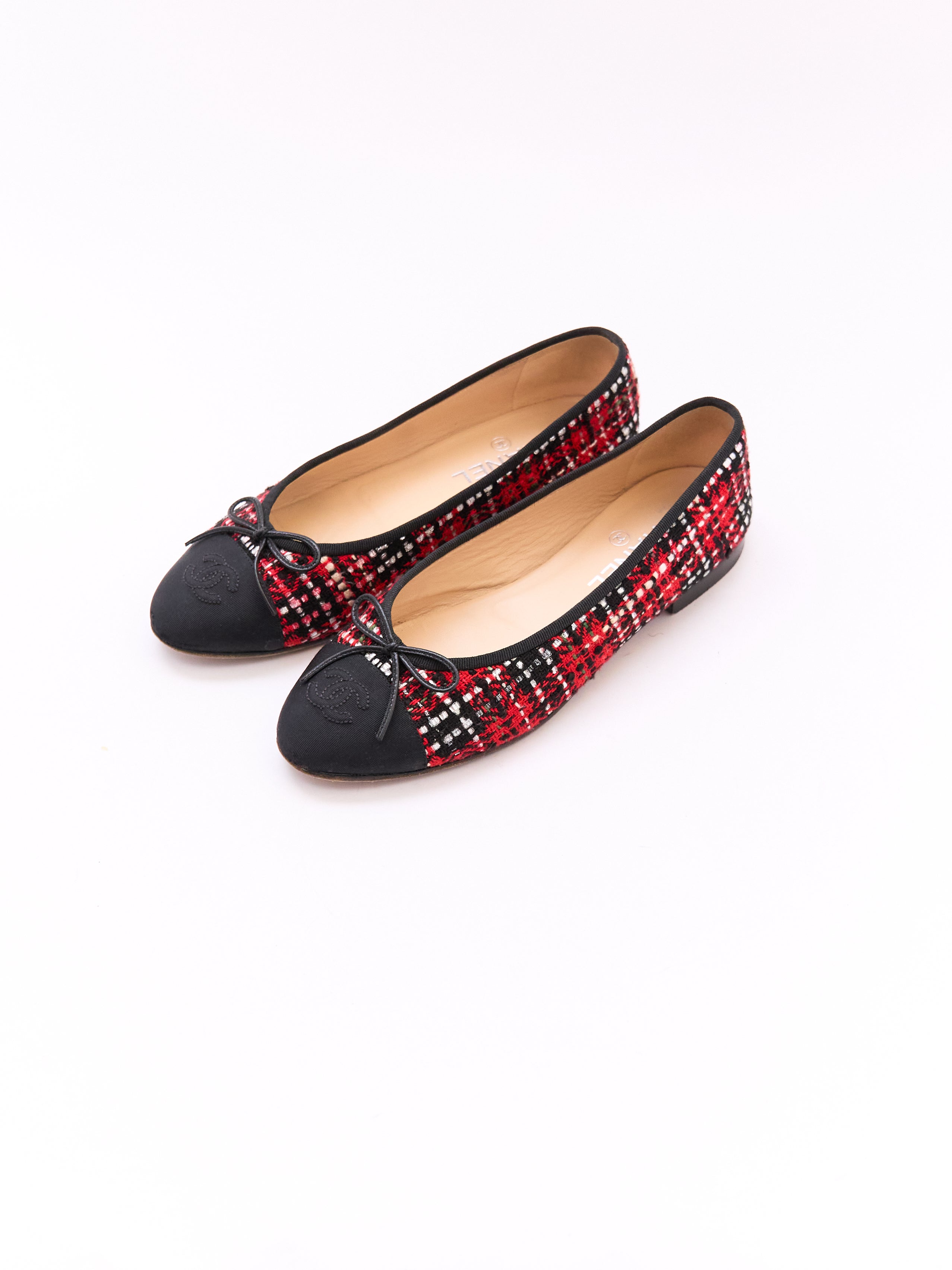 Chanel Red and Black Cap Toe Tweed Flat Size 38