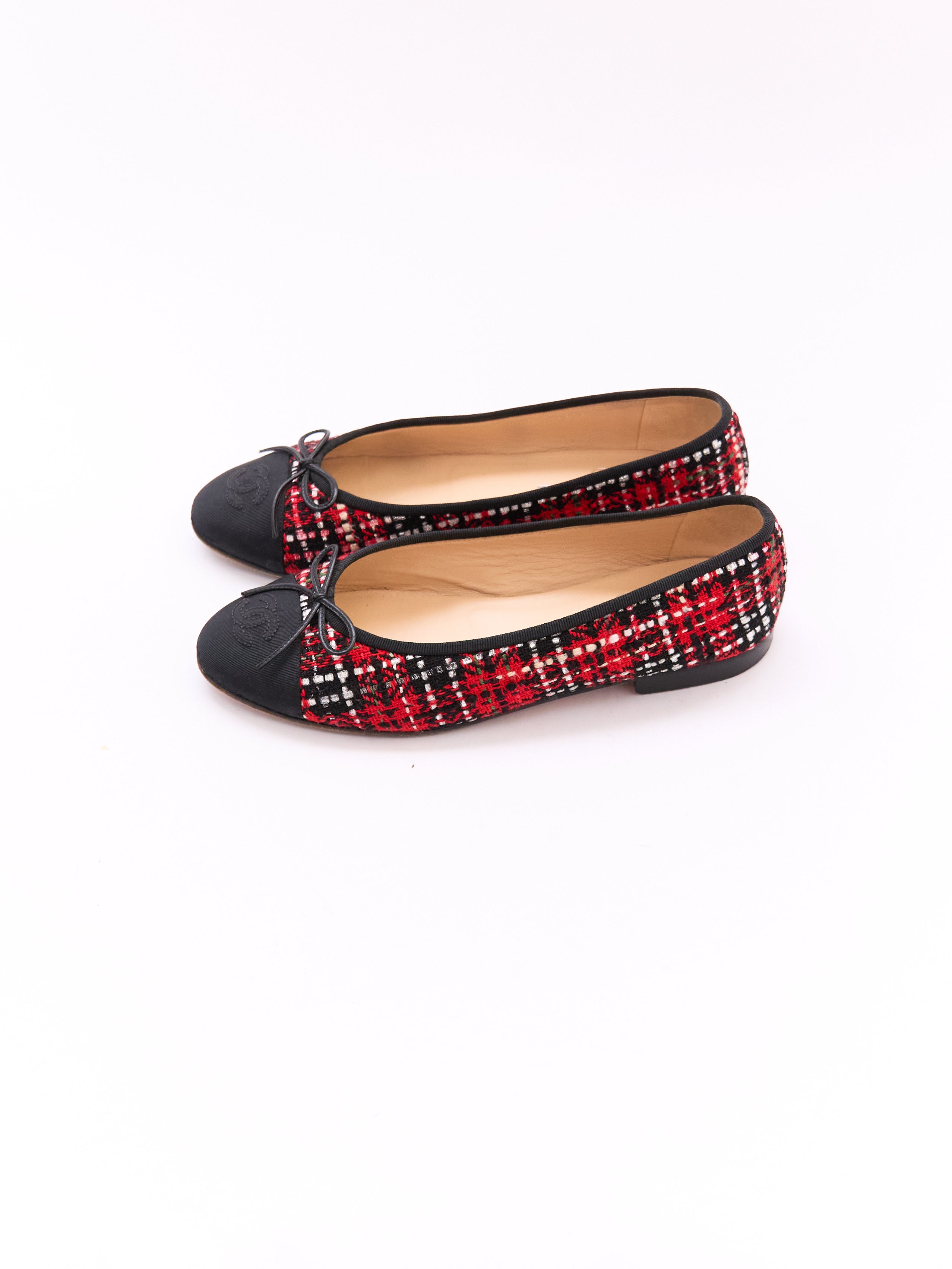 Chanel Red and Black Cap Toe Tweed Flat Size 38