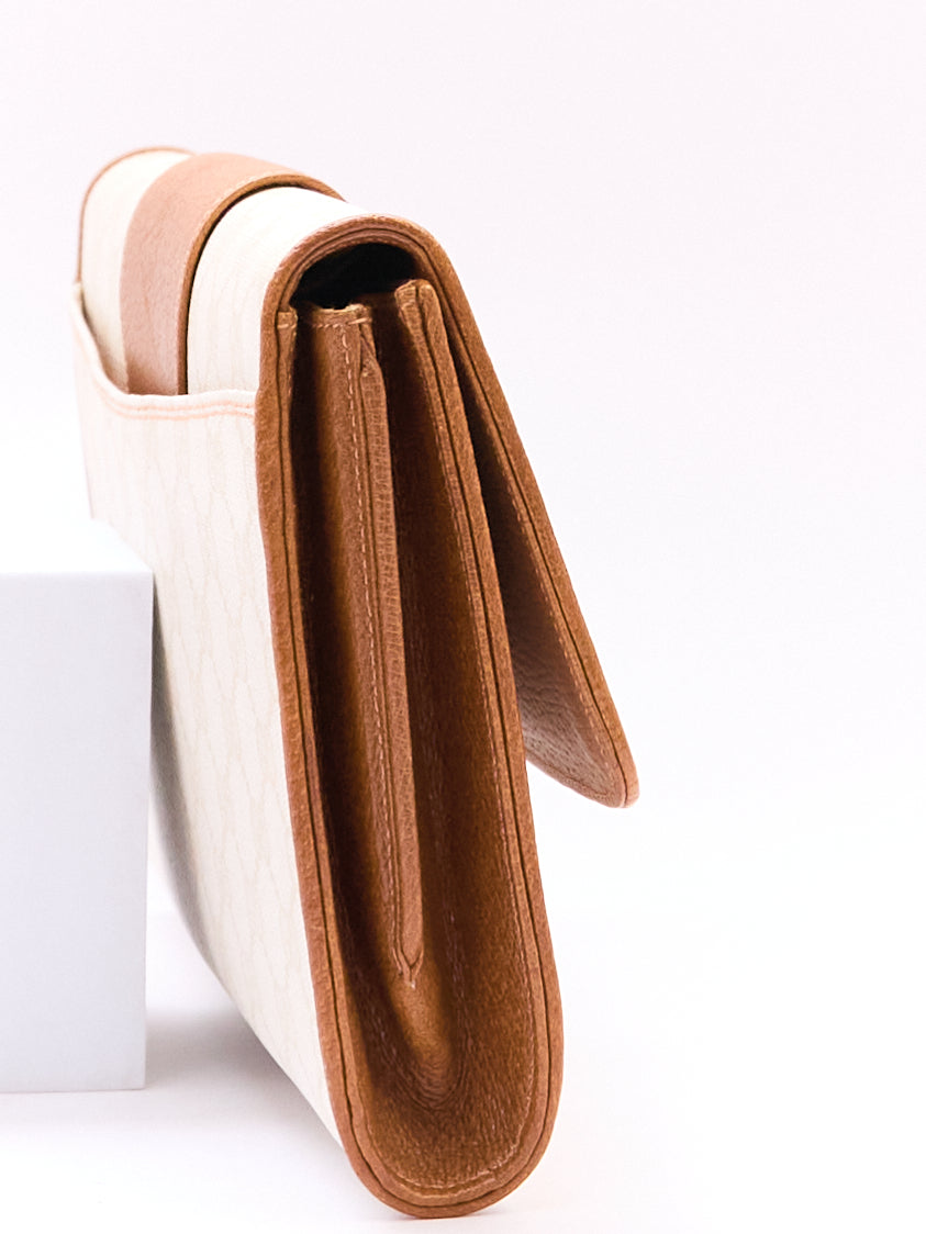 90's Gucci White Momogram Clutch