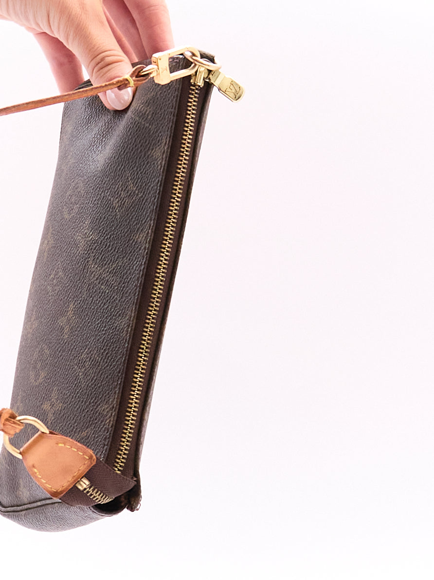 90's Louis Vuitton Monogram Pochette