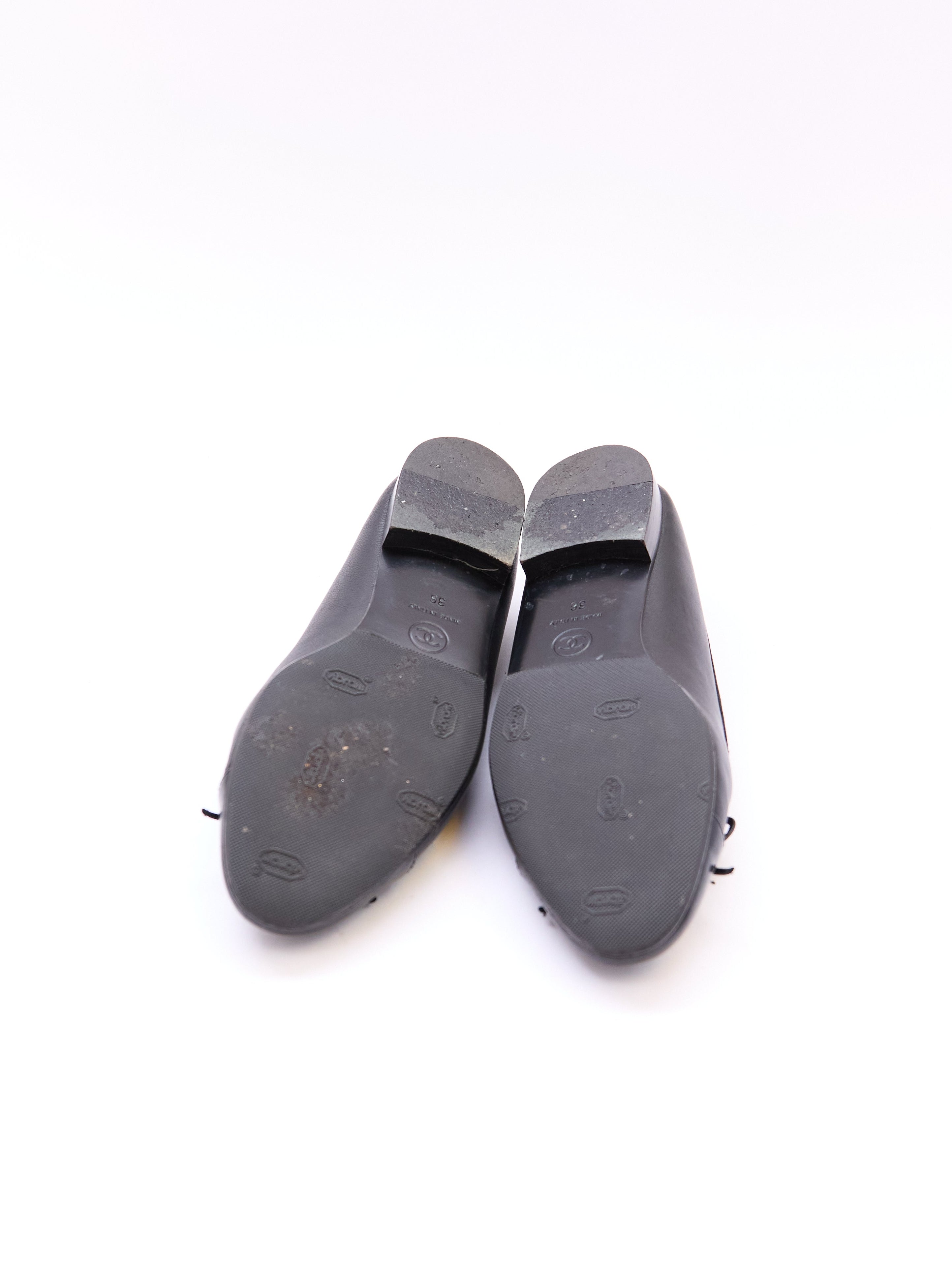 Chanel Black Leather Patent Toe Flats Size 36