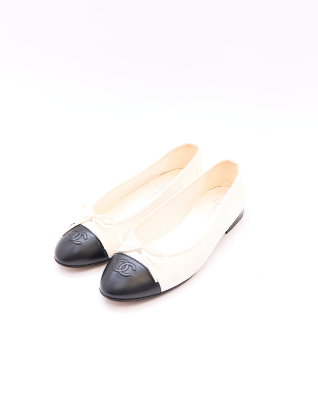 Chanel White Leather Black Toe Flats Size 38