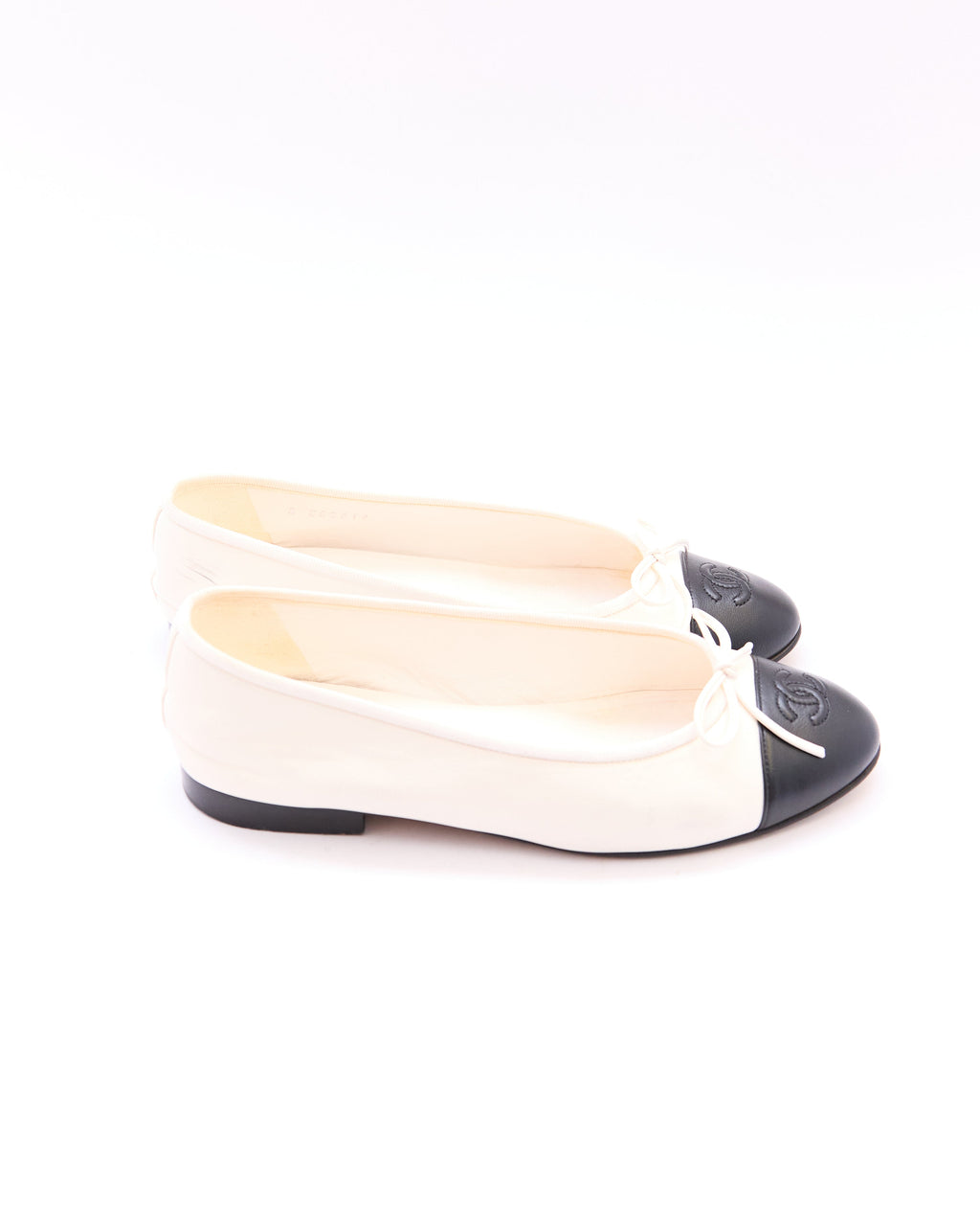 Chanel White Leather Black Toe Flats Size 38