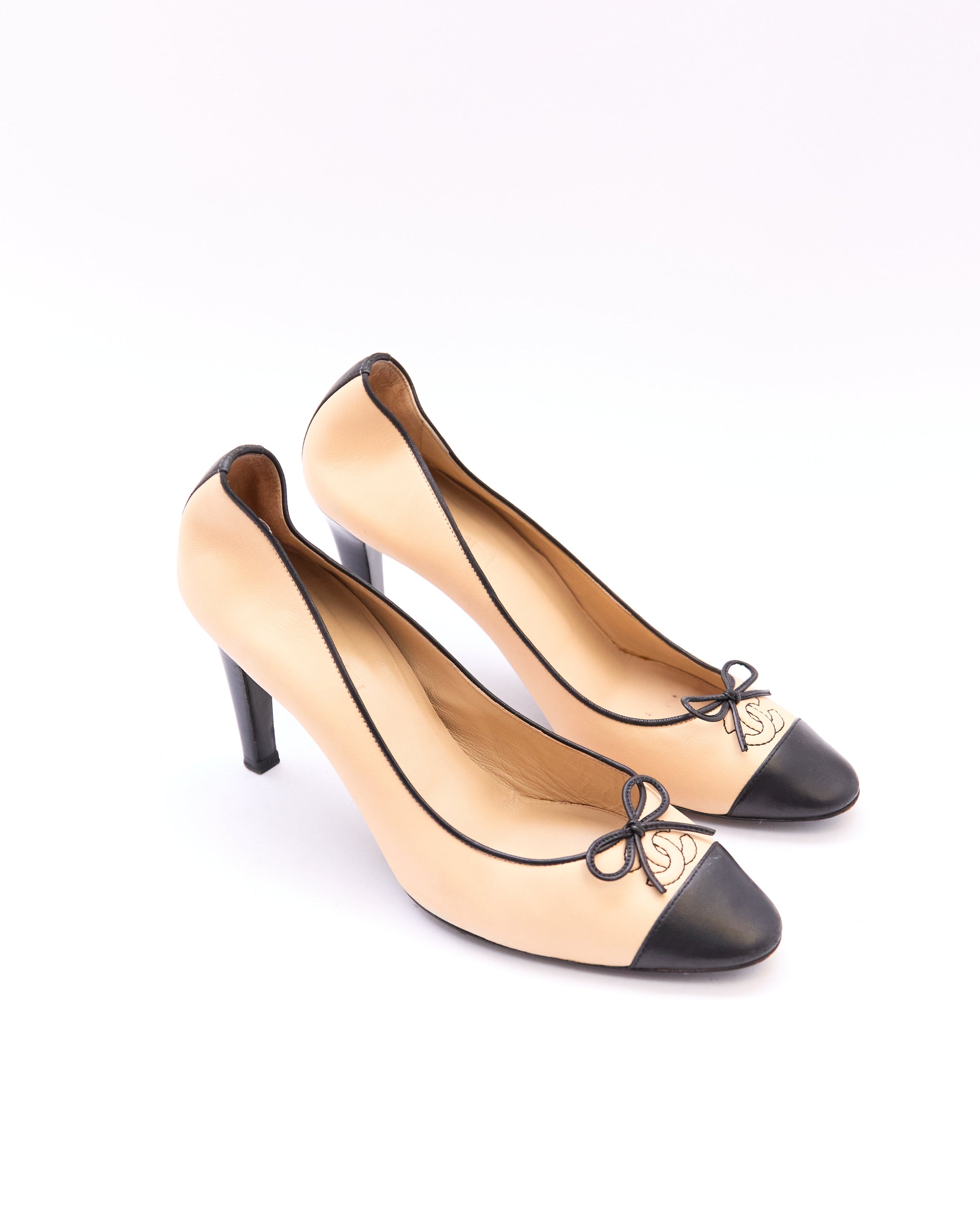 Chanel Nude Black CC Ballet Pumps Size 39