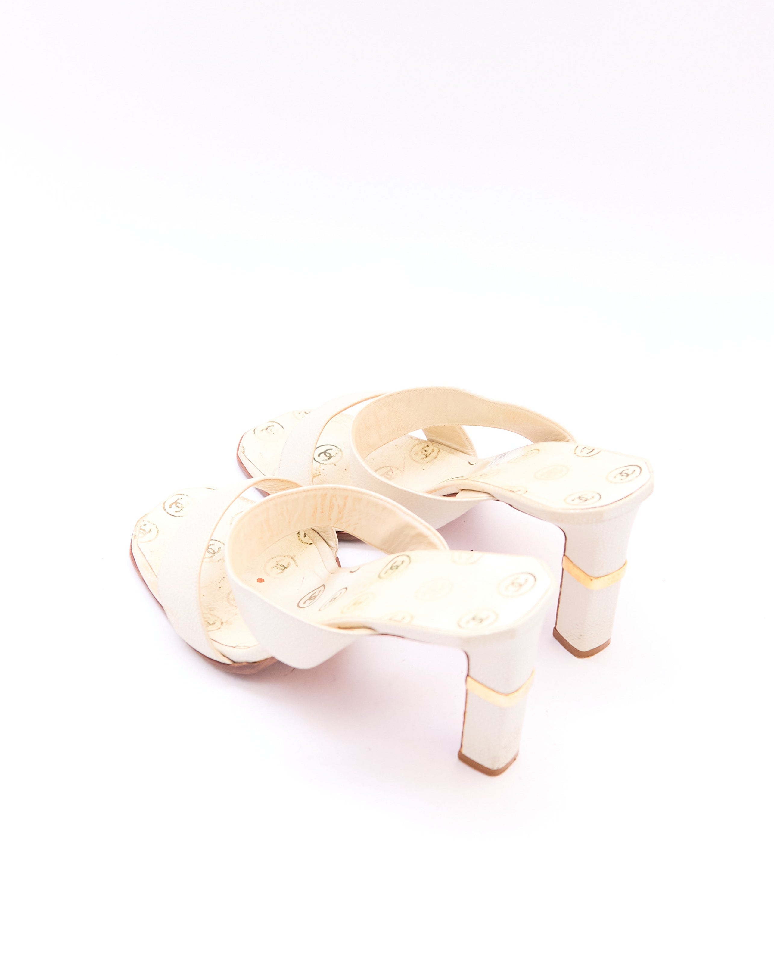 Chanel White CC Logo Leather Strap Sandals Size 39