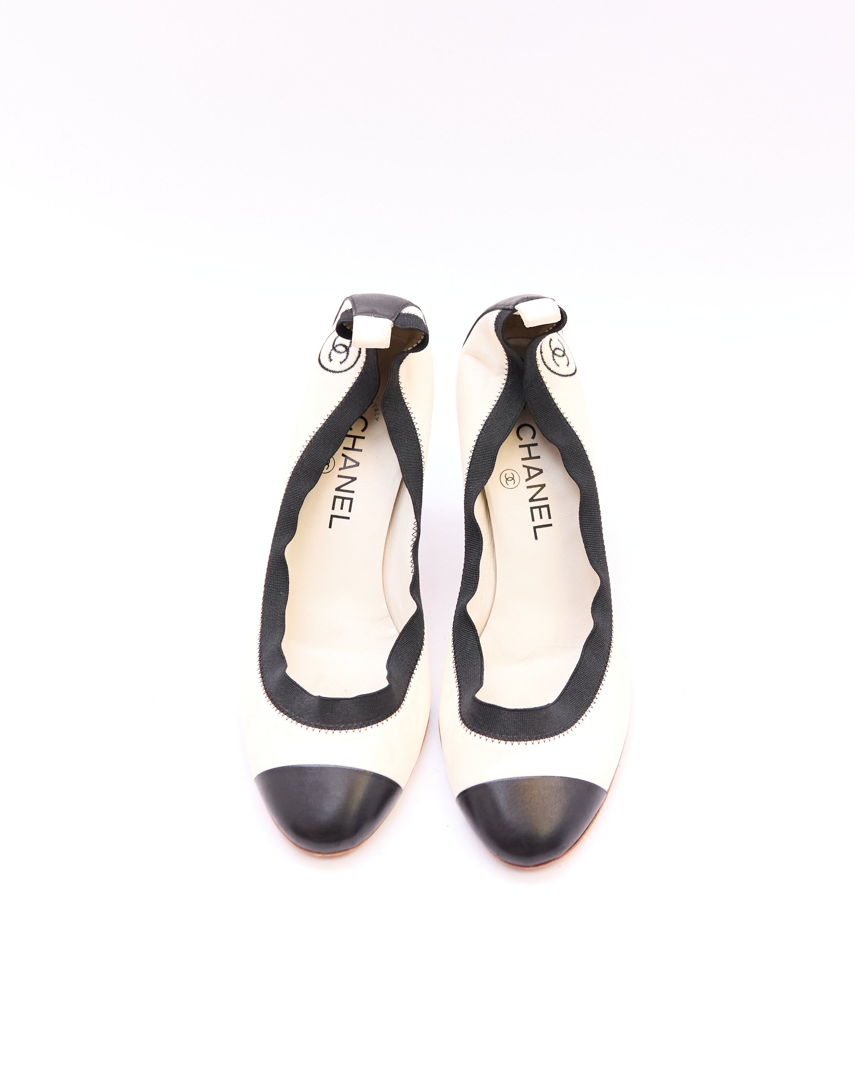 Chanel White Black Scrunch Ballet Pumps Size 40